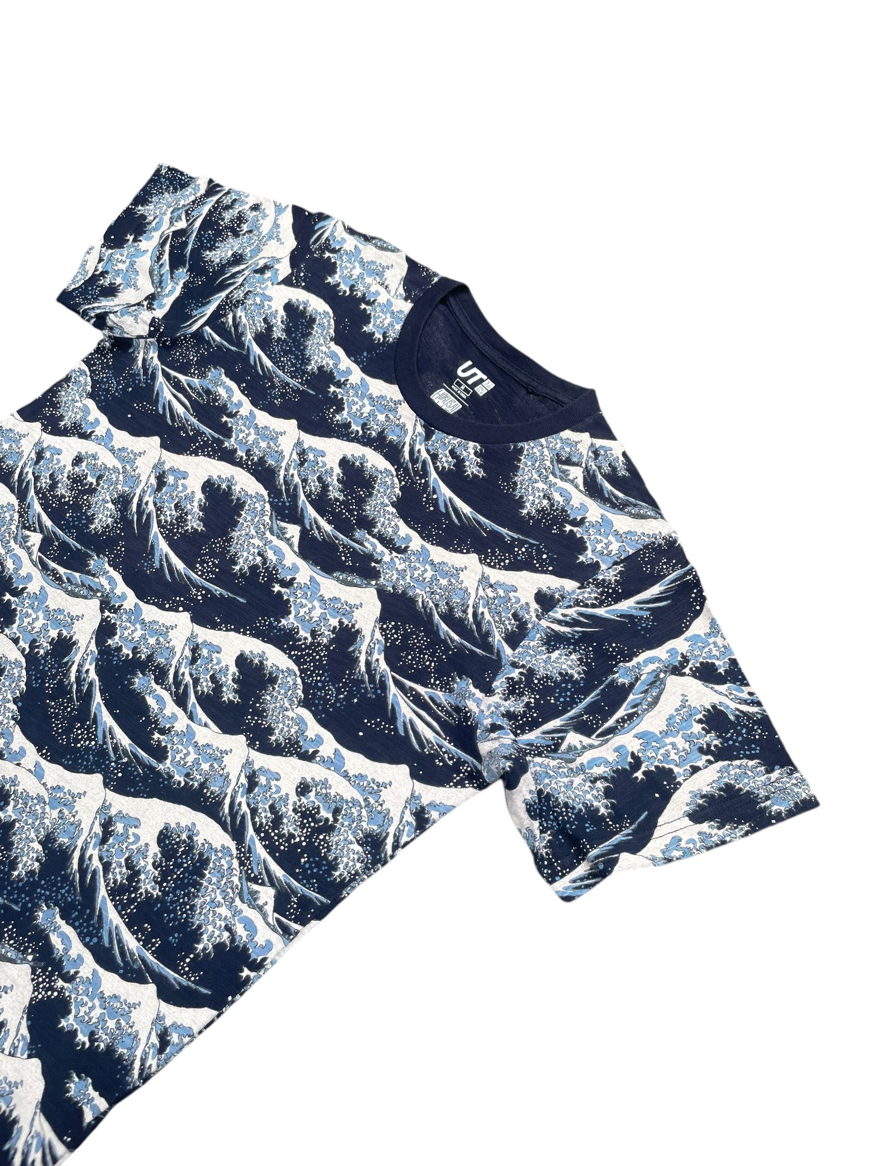 Japanese Brand Hokusai Blue X Uniqlo AOP Tshirt Size US M / EU 48-50 / 2 - 2 Thumbnail