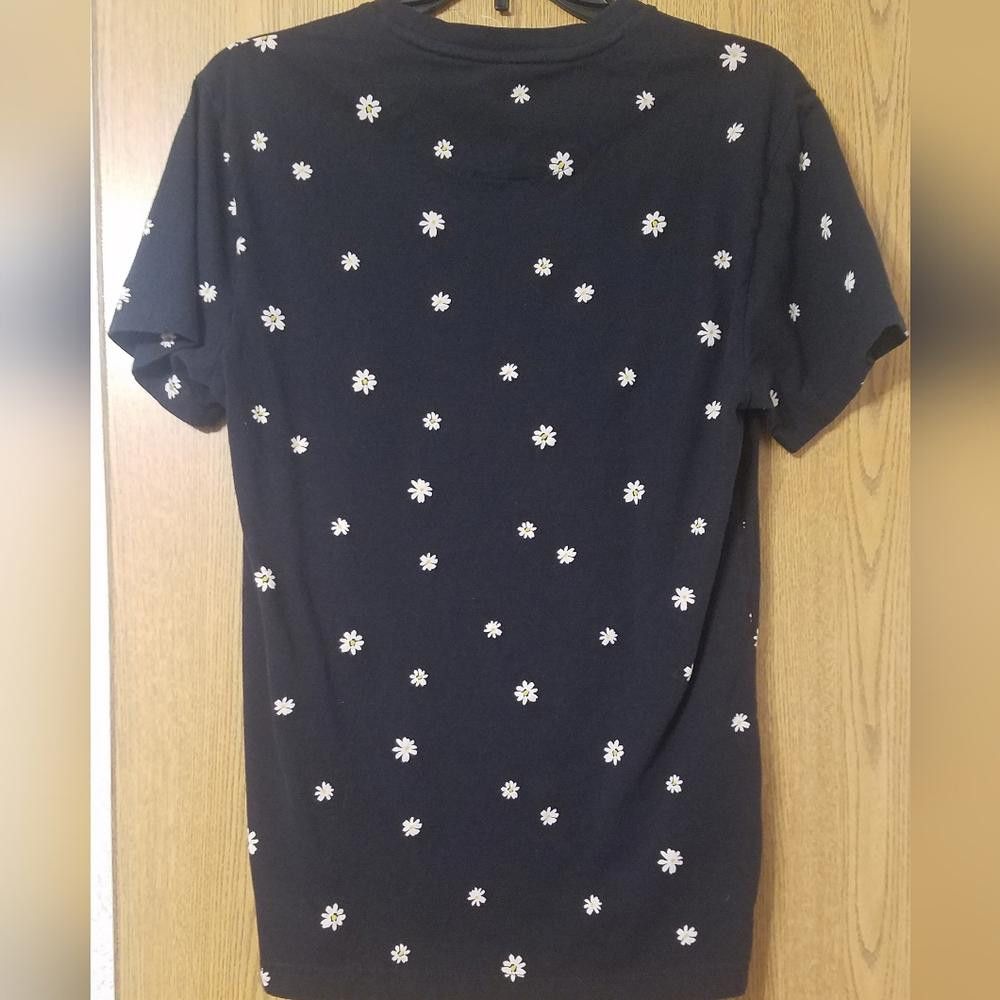 Aeropostale NWOT Aeropostale Blue T-Shirt with White Floral Pattern Size US M / EU 48-50 / 2 - 2 Thumbnail