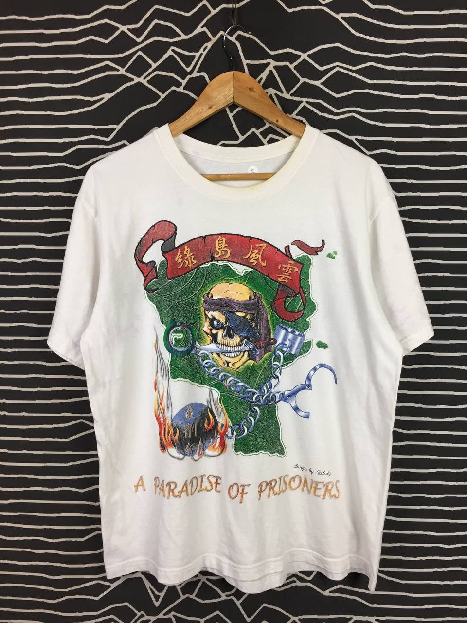 Vintage Vtg Green Island Taiwan A Paradise of Prisoners Graphic Tee Size US L / EU 52-54 / 3 - 1 Thumbnail