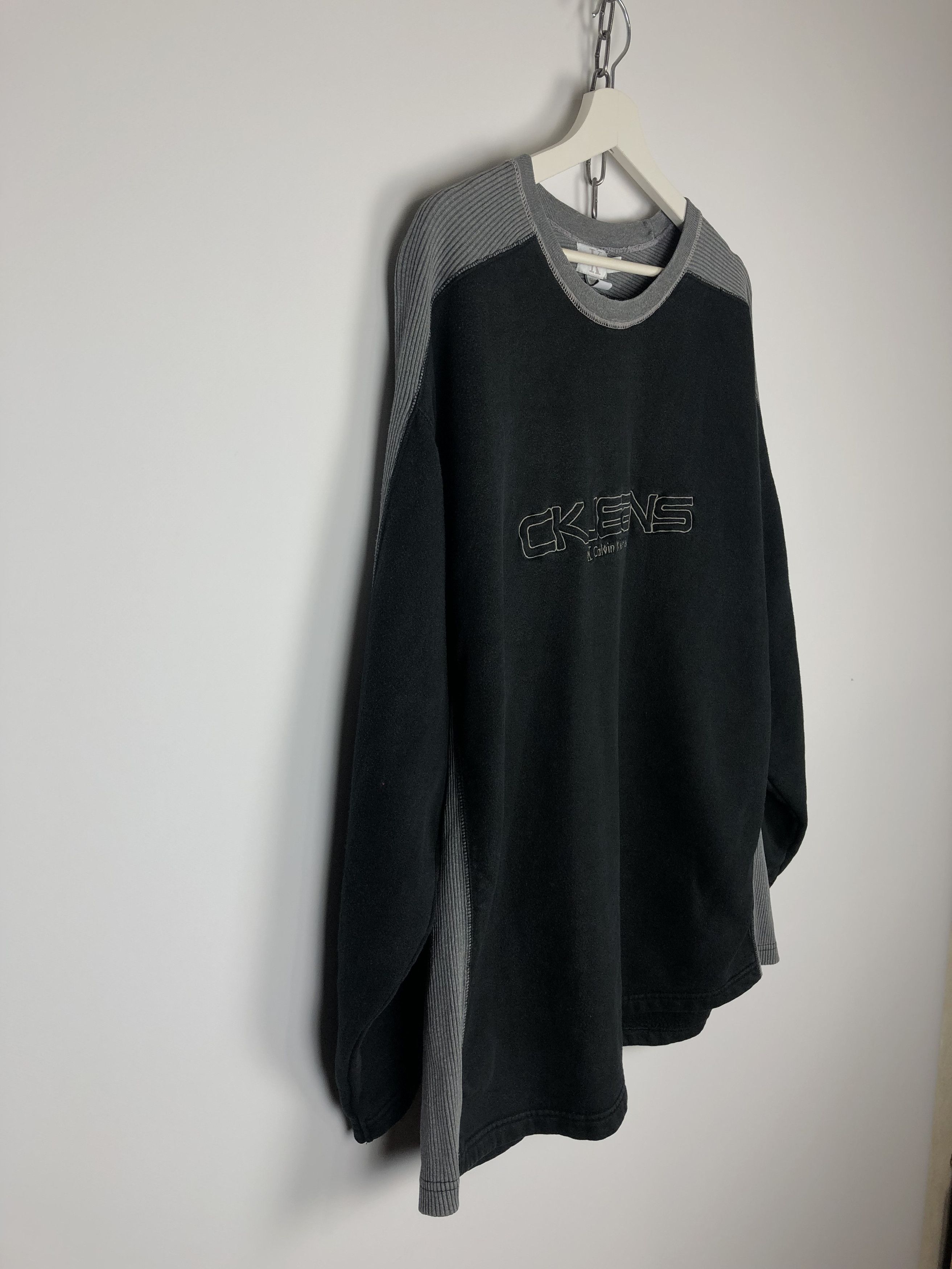 Calvin Klein Calvin Klein Jeans Sweatshirt Center Logo Vintage size L Size US L / EU 52-54 / 3 - 3 Thumbnail