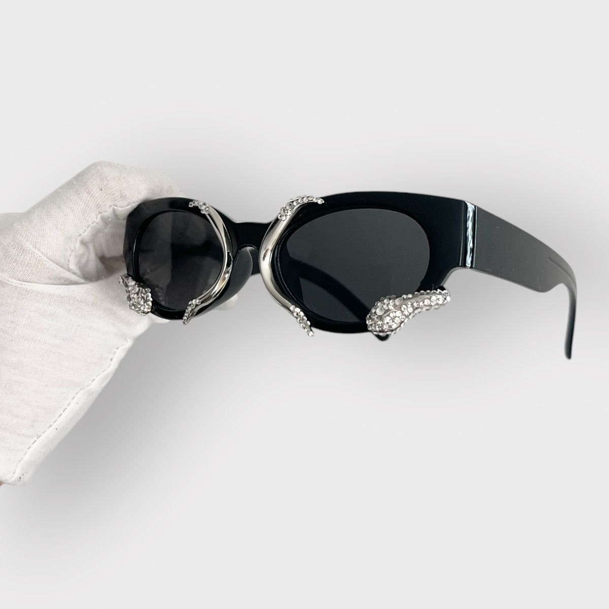 Designer RARE! 1 of 1 Plaid Snakes Sunglasses Size ONE SIZE - 3 Thumbnail