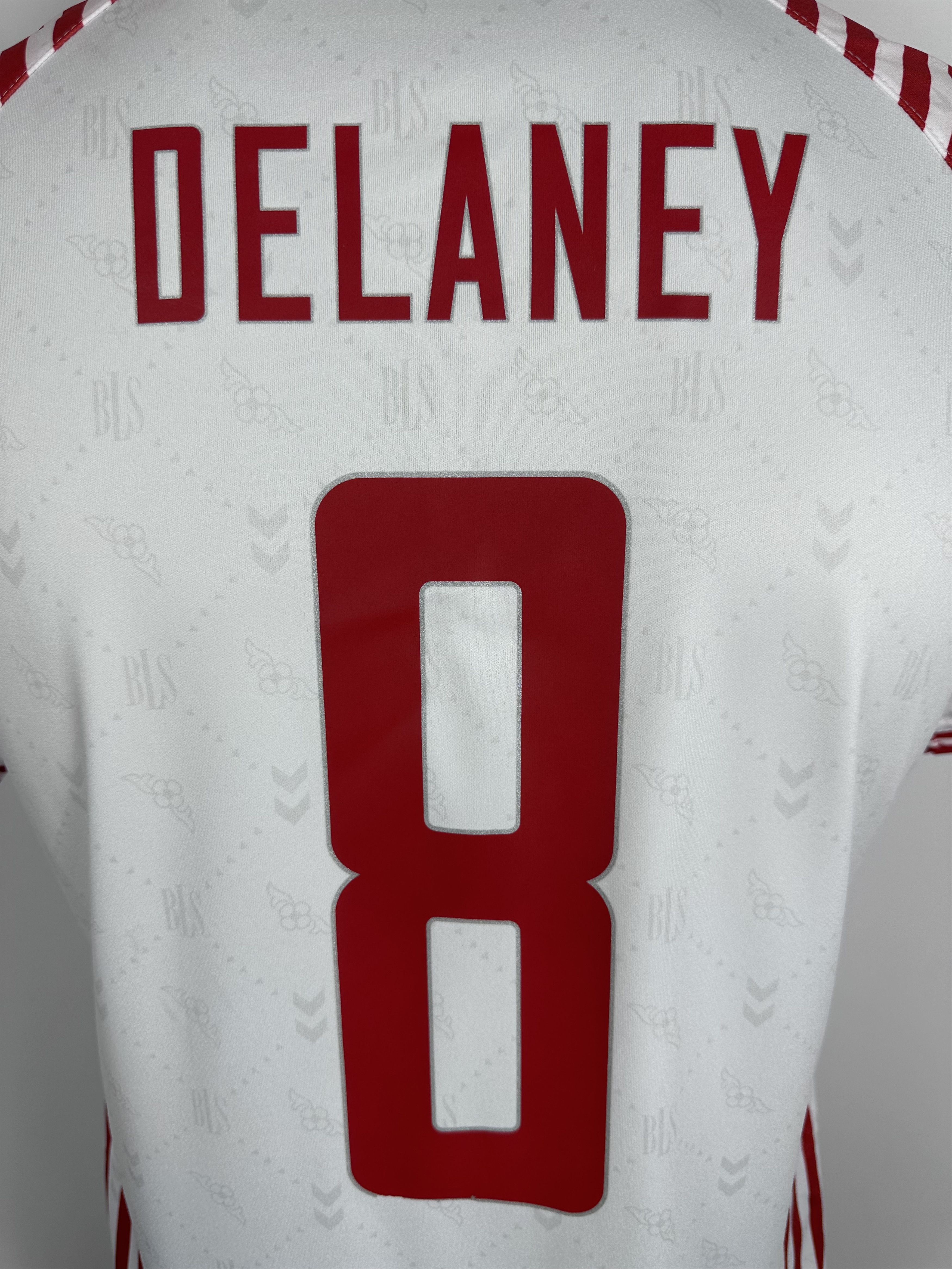 Hummel DENMARK 2022 SHIRT FOOTBALL SOCCER JERSEY HUMMEL #8 Delaney Size US S / EU 44-46 / 1 - 2 Thumbnail