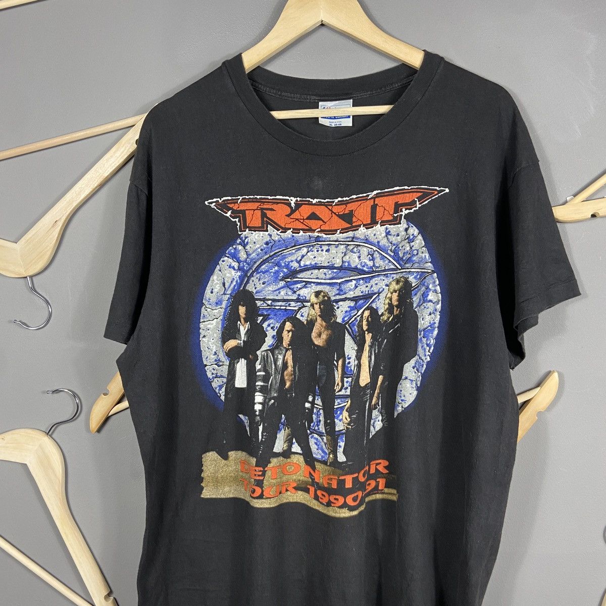 Band Tees Vintage 1990 Ratt Detonatour Tour Band T-shirt Size US XL / EU 56 / 4 - 2 Thumbnail