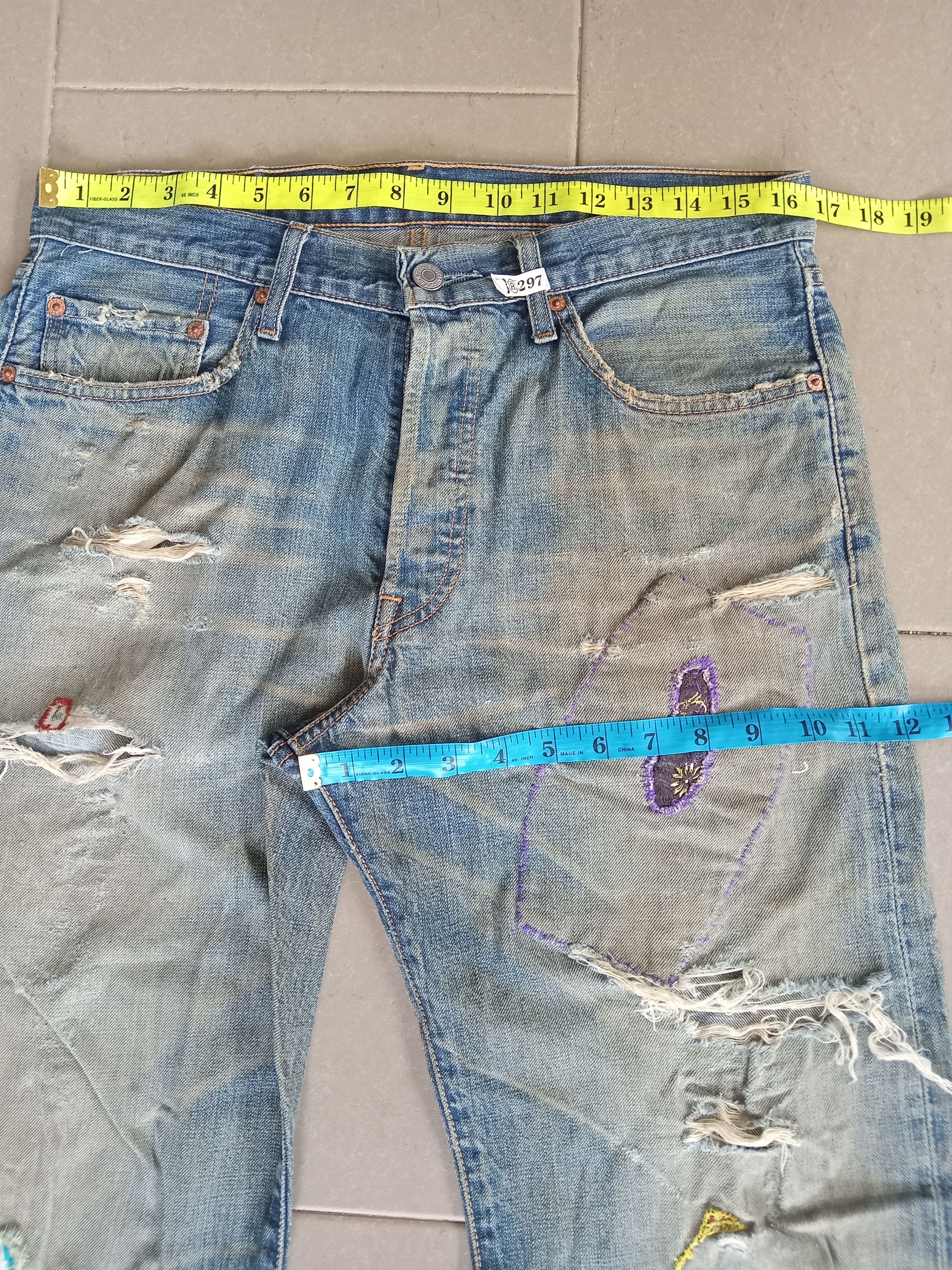 Levi's × Vintage Vintage Levi's 501 Distressed Jeans Size US 33 - 3 Thumbnail