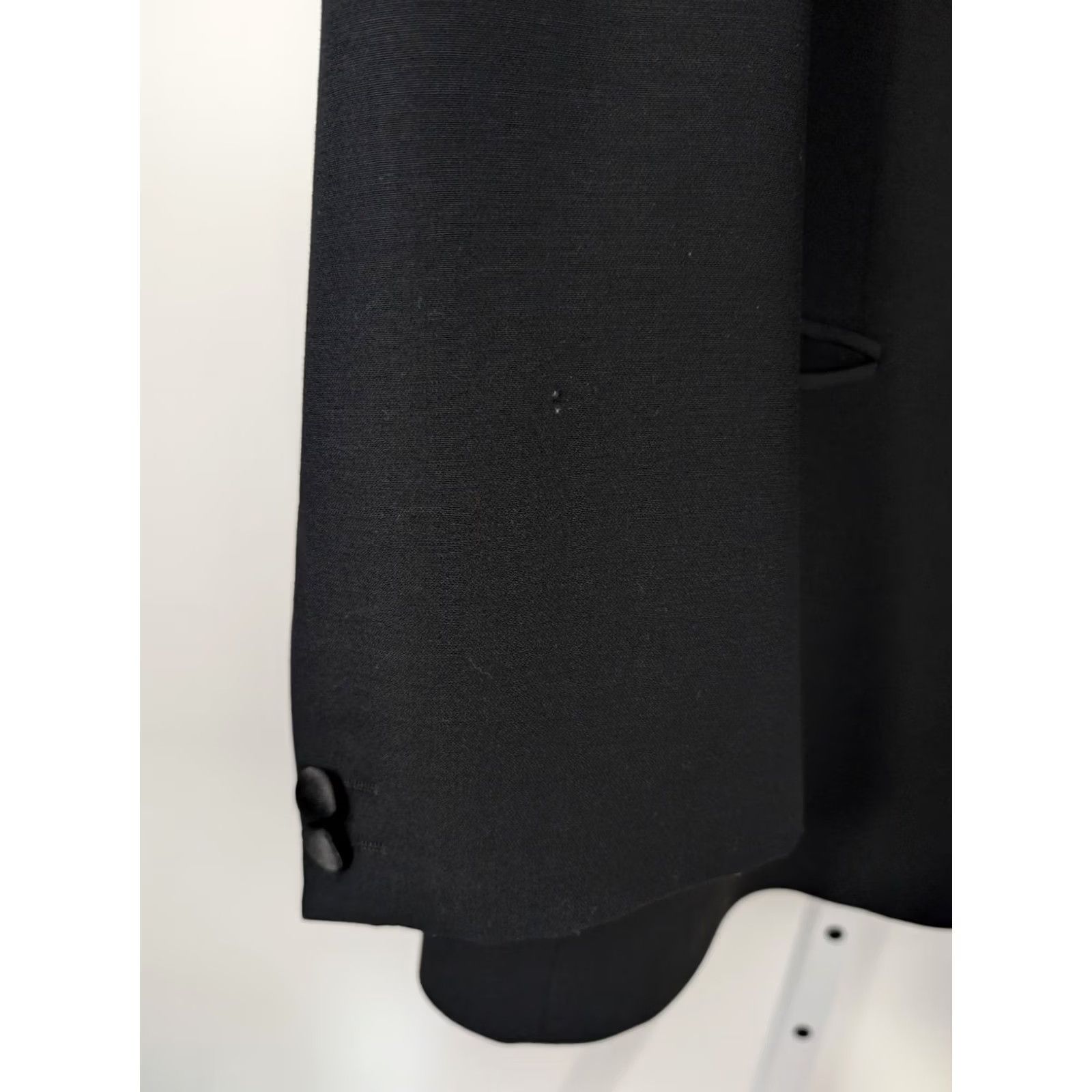 Giorgio Armani VINTAGE Giorgio Armani Blazer Tuxedo Jacket Men's 44 Black Wool Silk 1990s Wedding Formal 2-Button One-Button Deep Lapel Italy Size 44R - 6 Thumbnail