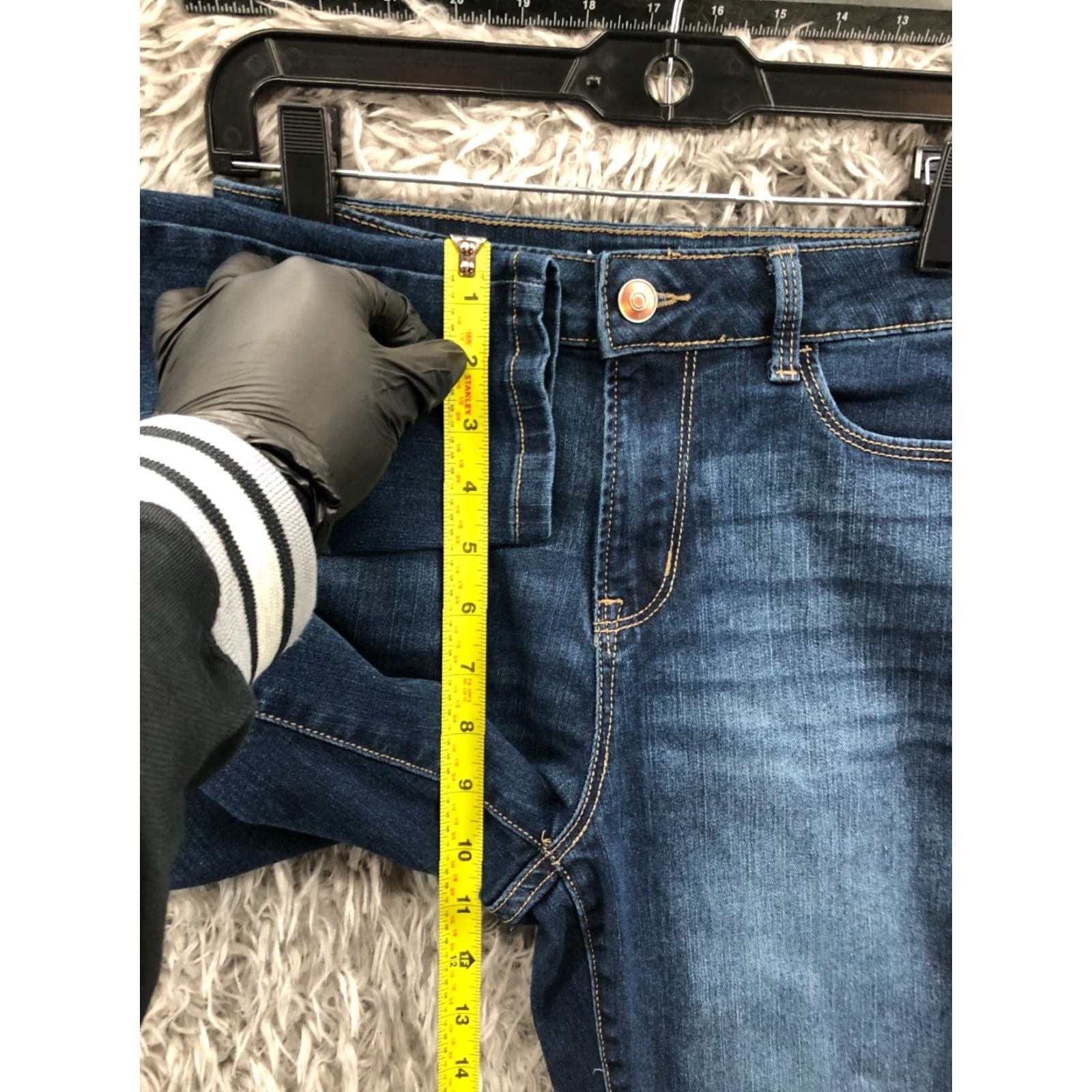Vintage No Boundaries Jeans Skinny Size 5 Juniors Medium Wash Blue Regular Rise 27 in Denim Cotton Belt Loops Zipper Pocket 5-Pocket Women Mens Boys Girls Size 27" / US 4 / IT 40 - 4 Thumbnail