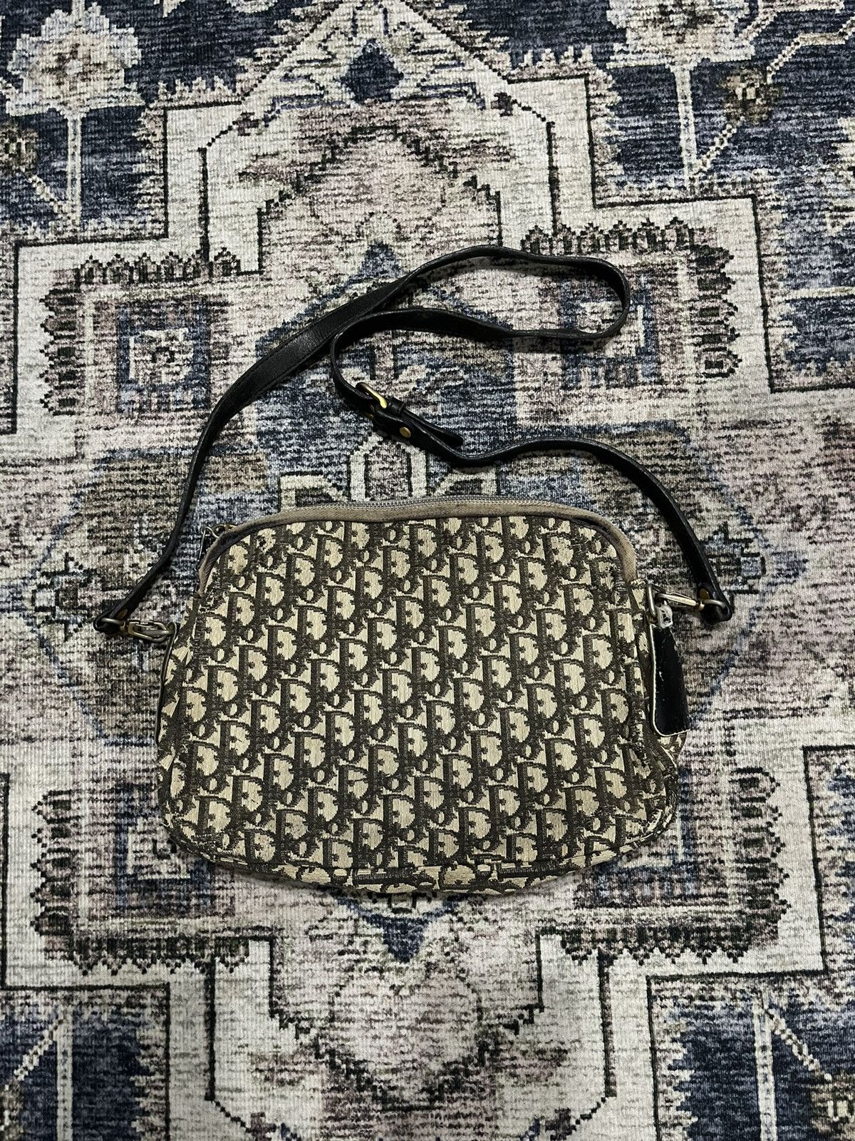 Christian Dior Monsieur × Vintage Vintage 80s Christian Dior Monogram Distressed Sling Bag Size ONE SIZE - 2 Thumbnail