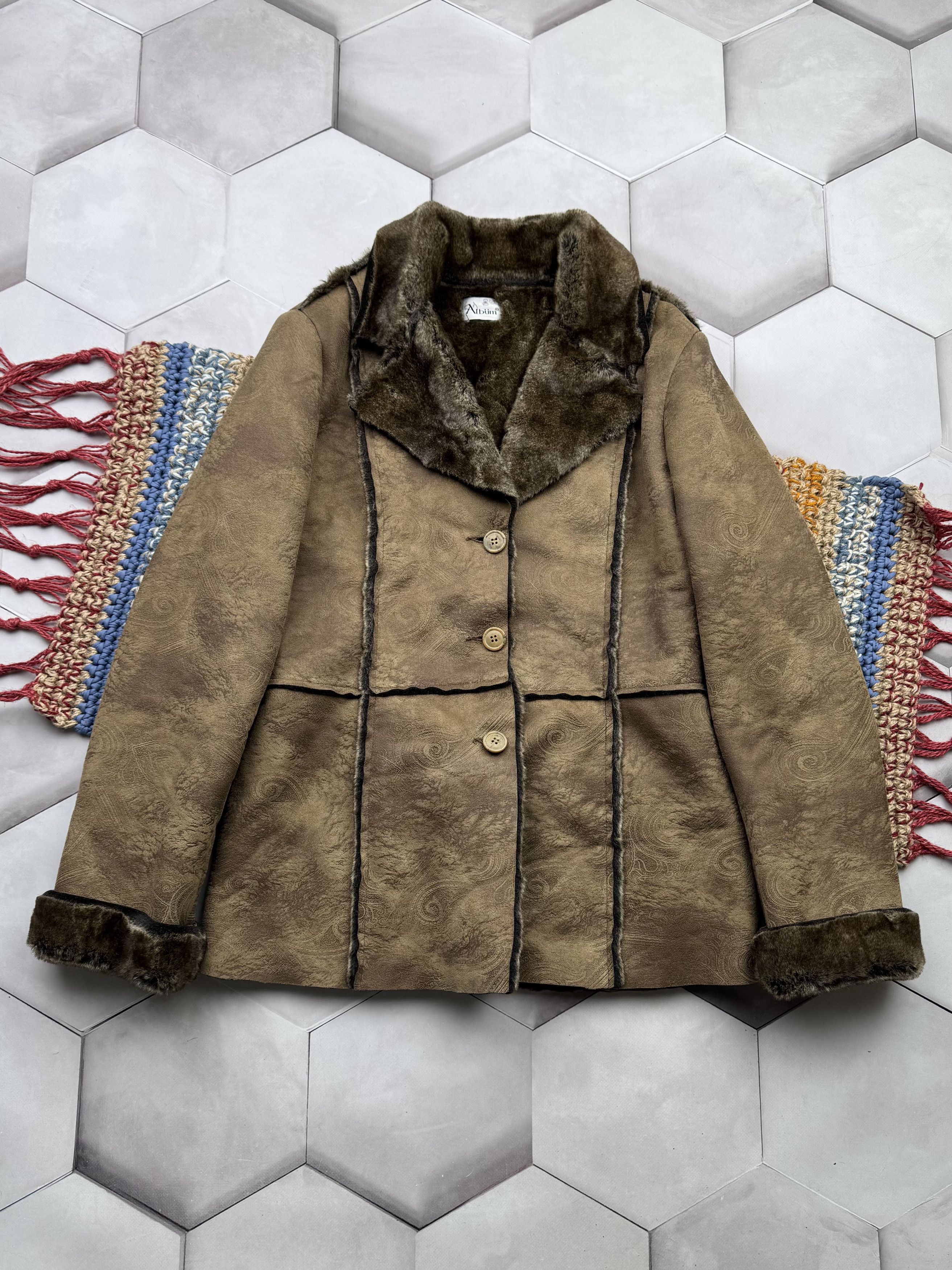 Japanese Brand Vintage Faux Sheepskin Coat (E4) Size M / US 6-8 / IT 42-44 - 1 Thumbnail
