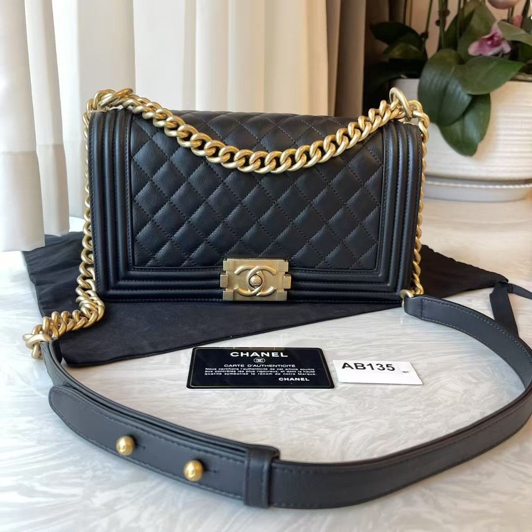 Chanel Pre-loved Bag Very good condition Size ONE SIZE - 1 Thumbnail