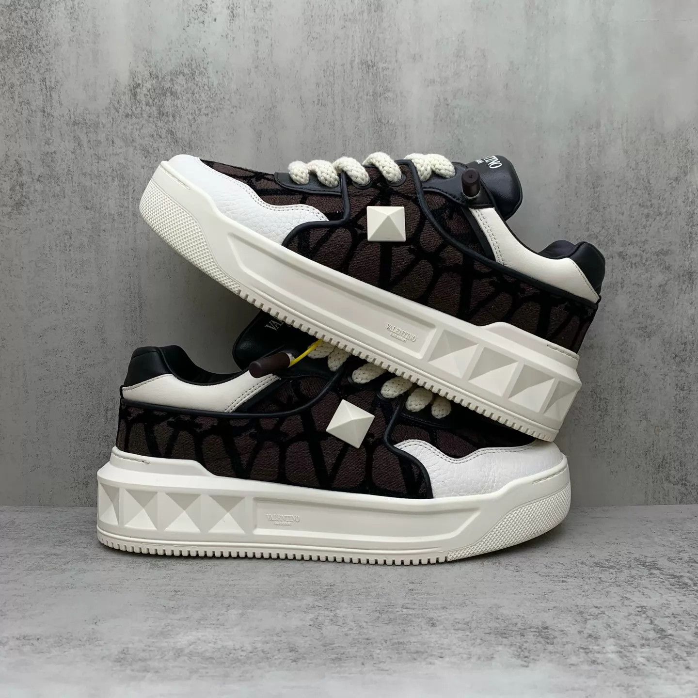 Valentino Valentino Men's Brown Sneaker 41 95 New Size US 8 / EU 41 - 2 Thumbnail