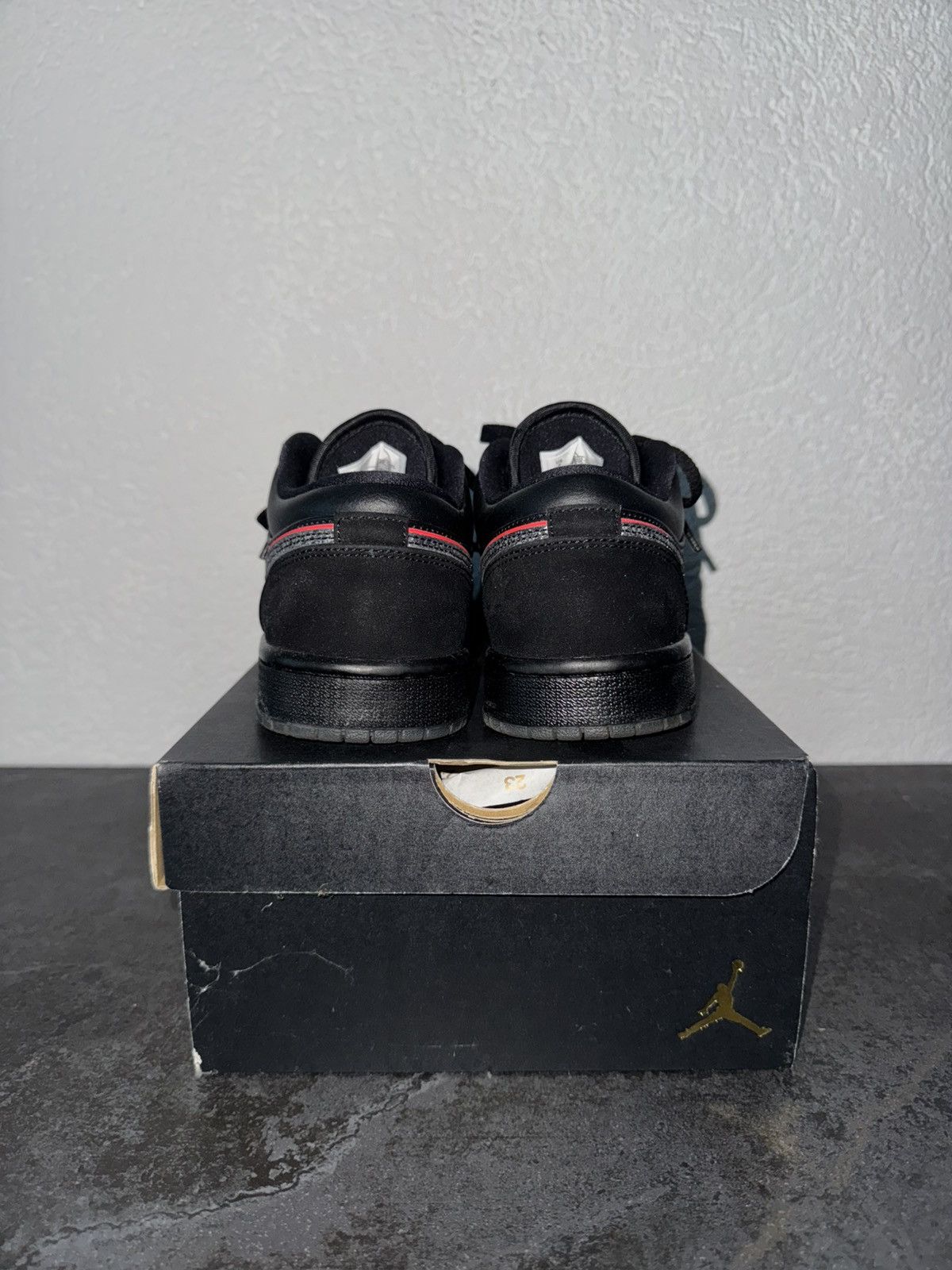 Nike Air Jordan 1 Low SE (Special Edition) Size US 7 / EU 40 - 4 Thumbnail
