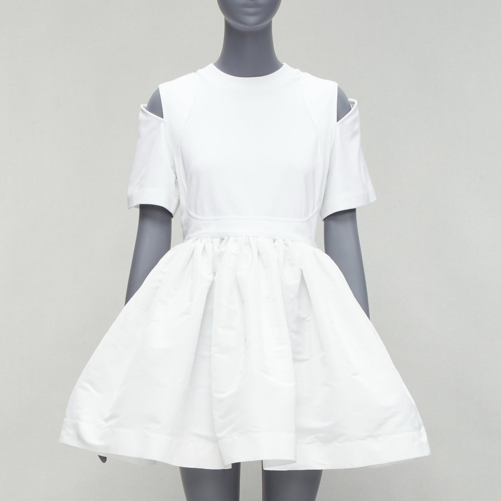 Alexander McQueen ALEXANDER MCQUEEN 2022 white cut out shoulder flared short dress IT38 XS Size XS / US 0-2 / IT 36-38 - 1 Thumbnail