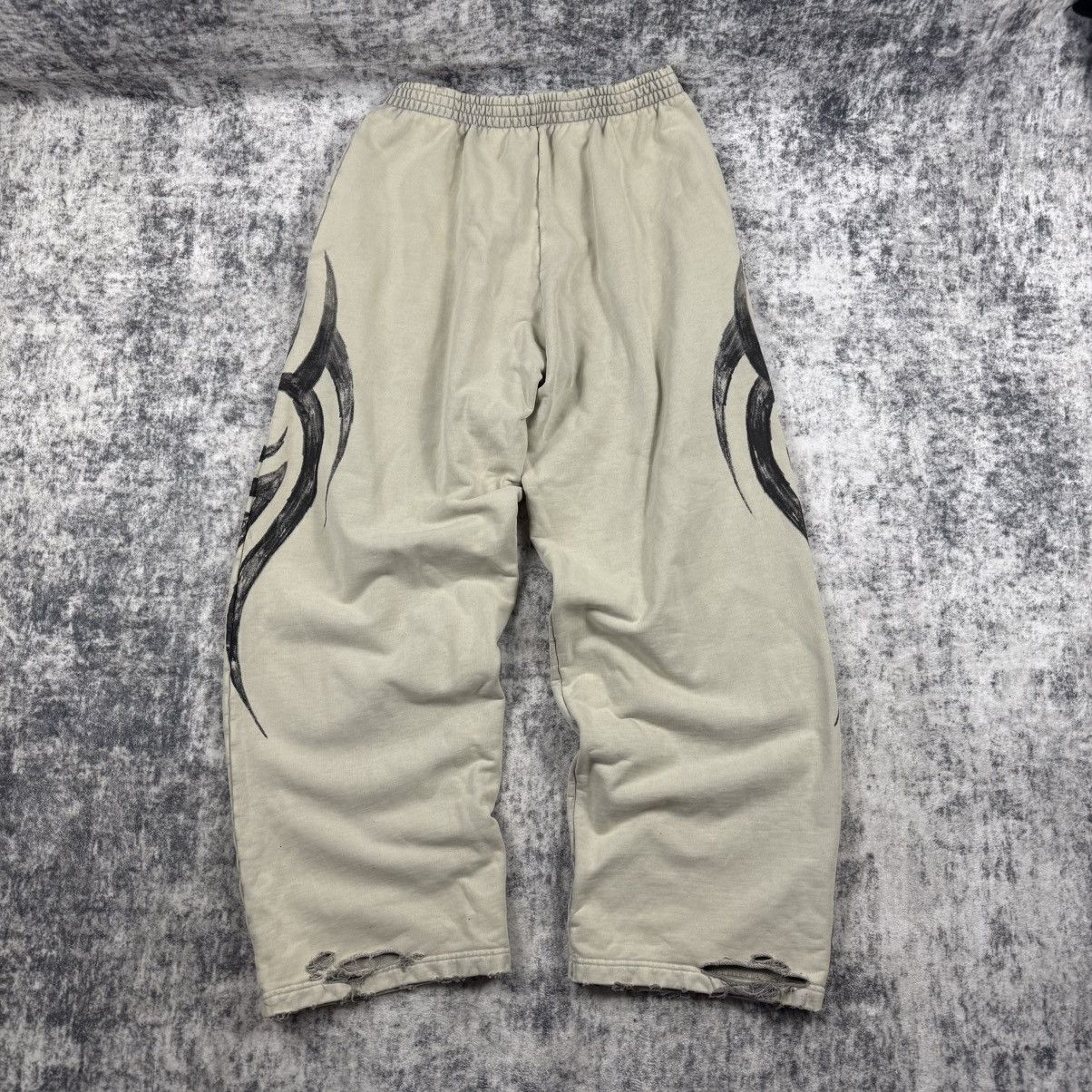 Balenciaga Balenciaga Distressed Baggy Tribal ‘Beige’ Sweatpants Size US 34 / EU 50 - 3 Thumbnail