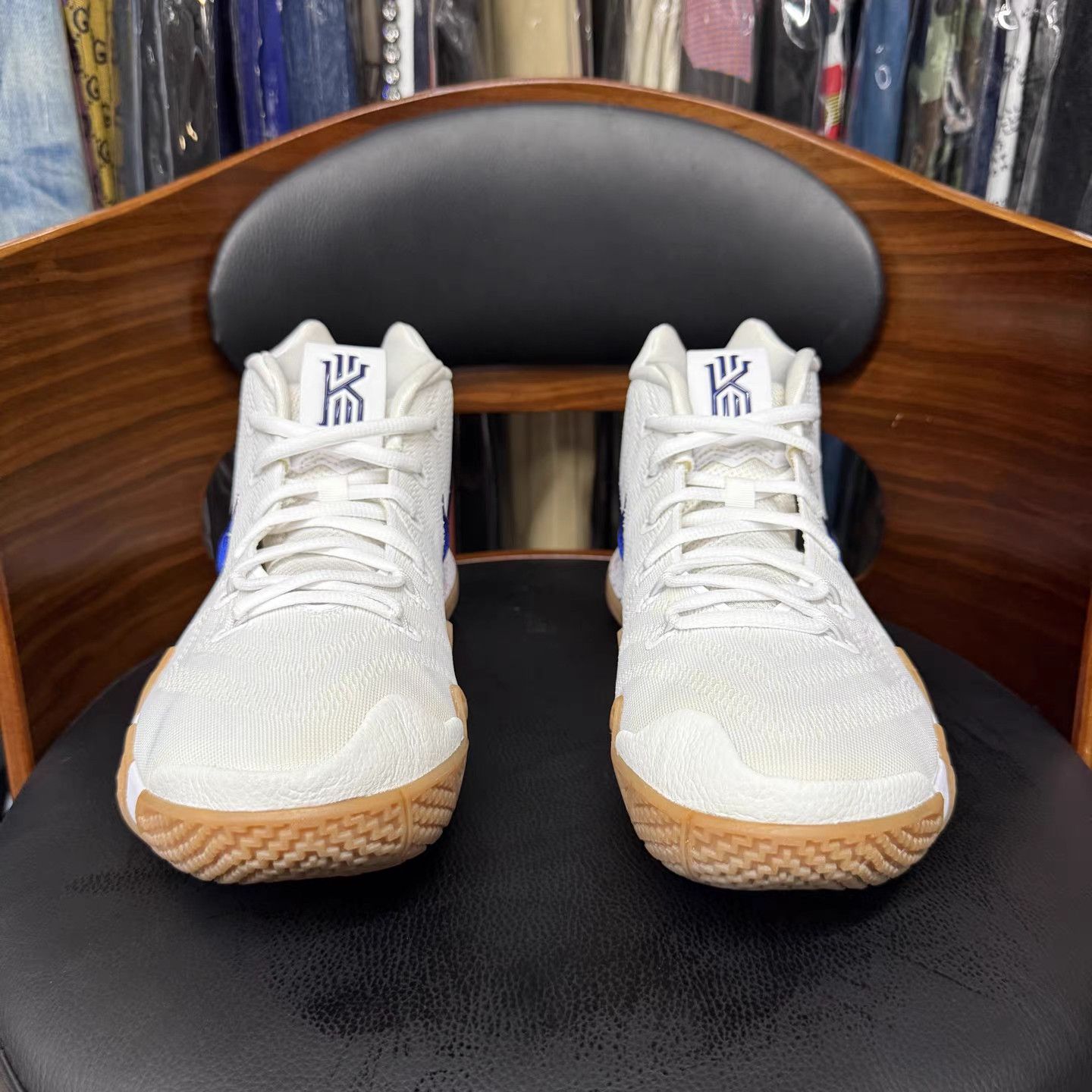 Nike Nike Kyrie 4 "Uncle Drew" White Gum K15 Size US 7.5 / EU 40-41 - 2 Thumbnail