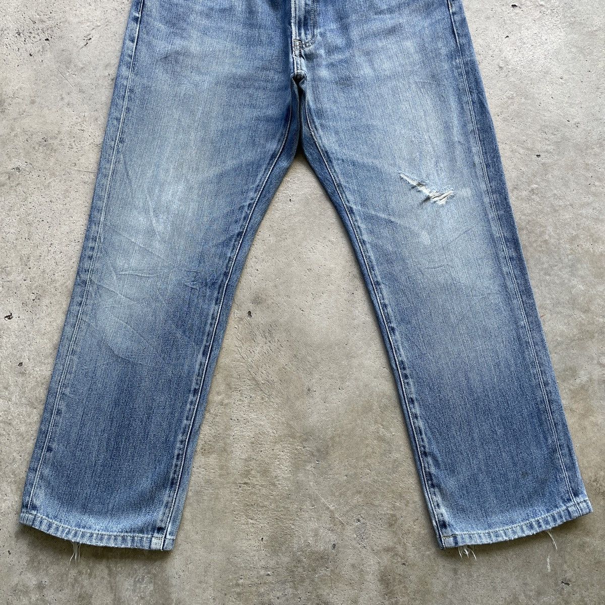 Japanese Brand Vintage Japanese Distressed Faded Jeans Denim Pants W34 Size US 34 / EU 50 - 4 Thumbnail