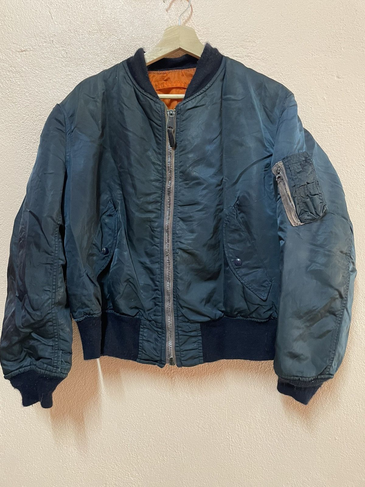 Alpha Industries Vintage Alpha Industries MA-1 Flight Bomber Jacket Military Size US M / EU 48-50 / 2 - 2 Thumbnail