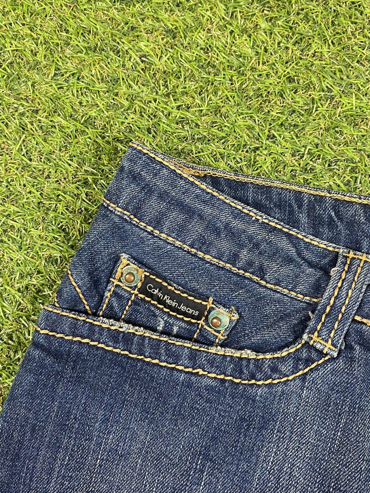 Calvin Klein Vintage Calvin Klein denim jeans skirt streetwear size 26 Size 26" / US 2 / IT 38 - 2 Thumbnail