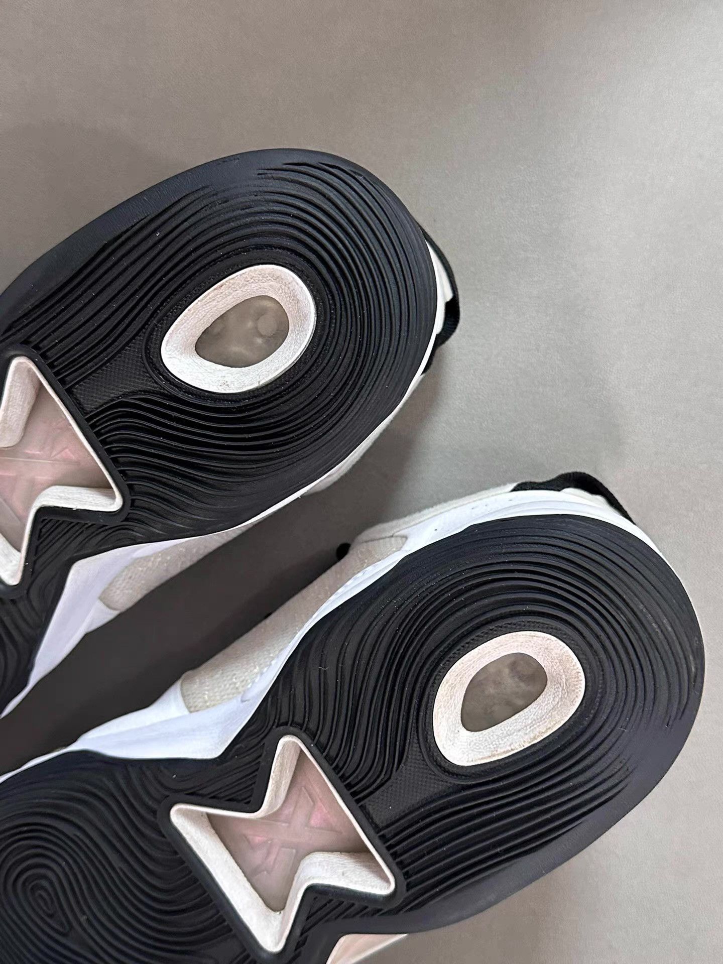 Nike Nike PG 5 Black and white colorway Ｑ20 Size US 11 / EU 44 - 2 Thumbnail