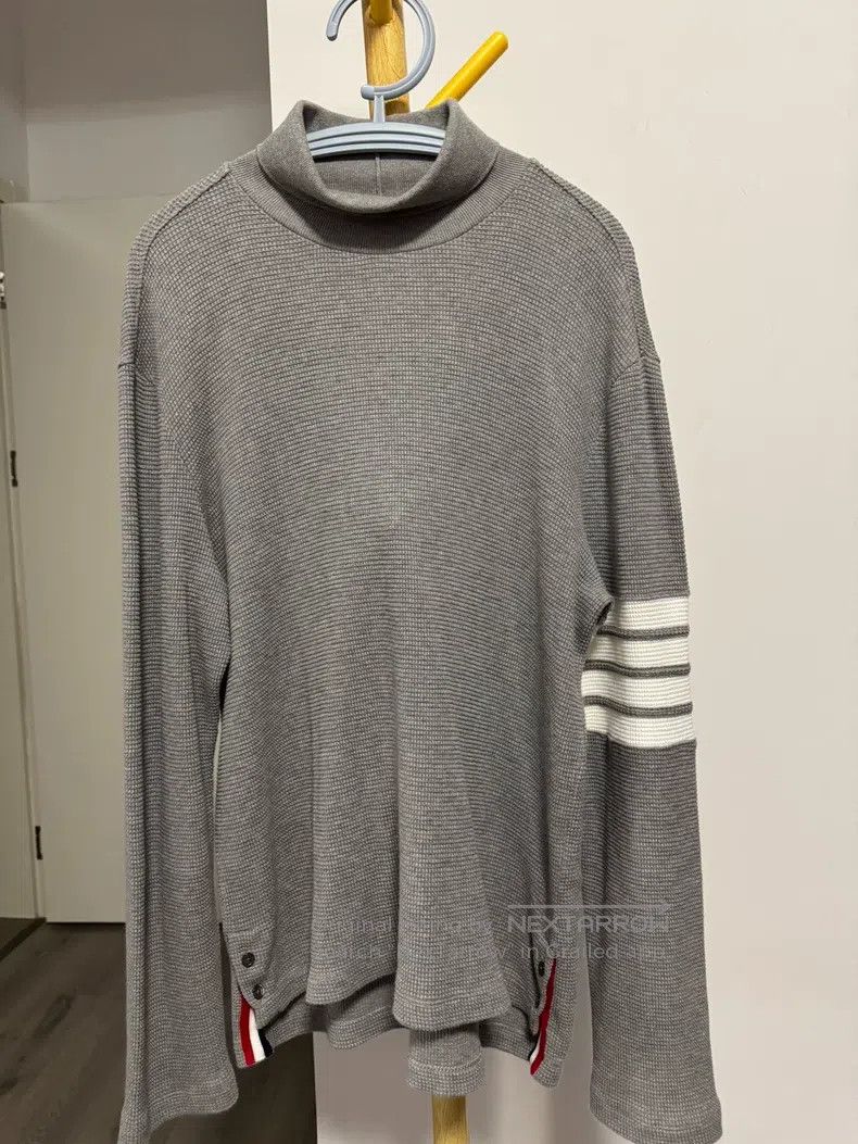 Thom Browne Thom Browne Gray Four Striped Waffle High Neck Sweater Size US S / EU 44-46 / 1 - 1 Thumbnail
