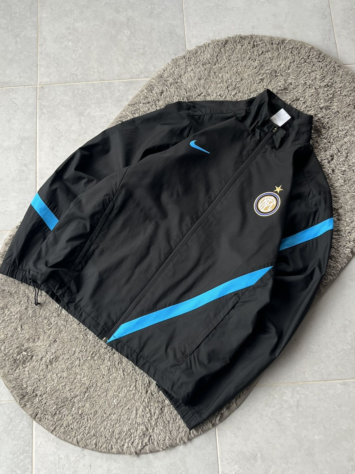 Nike Vintage Nike Light Jacket Soccer football Internazionale Size US M / EU 48-50 / 2 - 2 Thumbnail