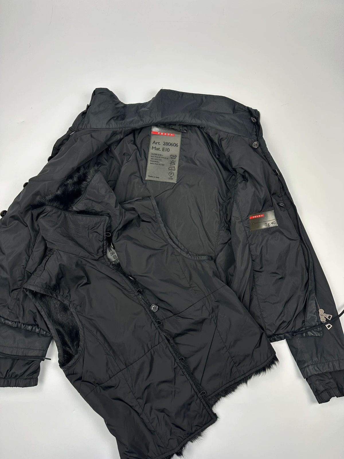 Prada Prada Sport FW2002 Black Nylon & Fur 2In1 Jacket Size S / US 4 / IT 40 - 9 Thumbnail