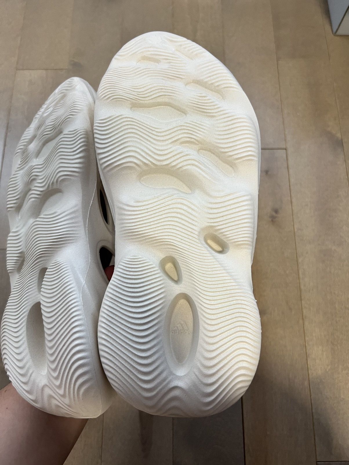 Adidas × Yeezy Yeezy Foam RNNR Sand Size US 10 / EU 43 - 6 Thumbnail