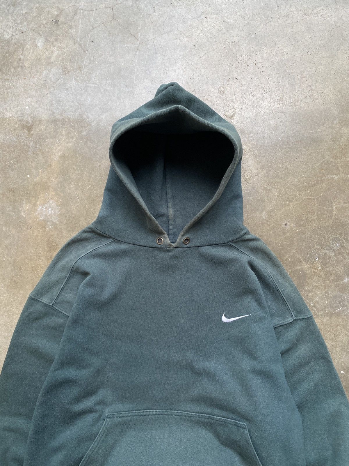 Nike × Vintage Vintage Thrashed 1990s Nike Pullover Hoodie Size US M / EU 48-50 / 2 - 7 Thumbnail