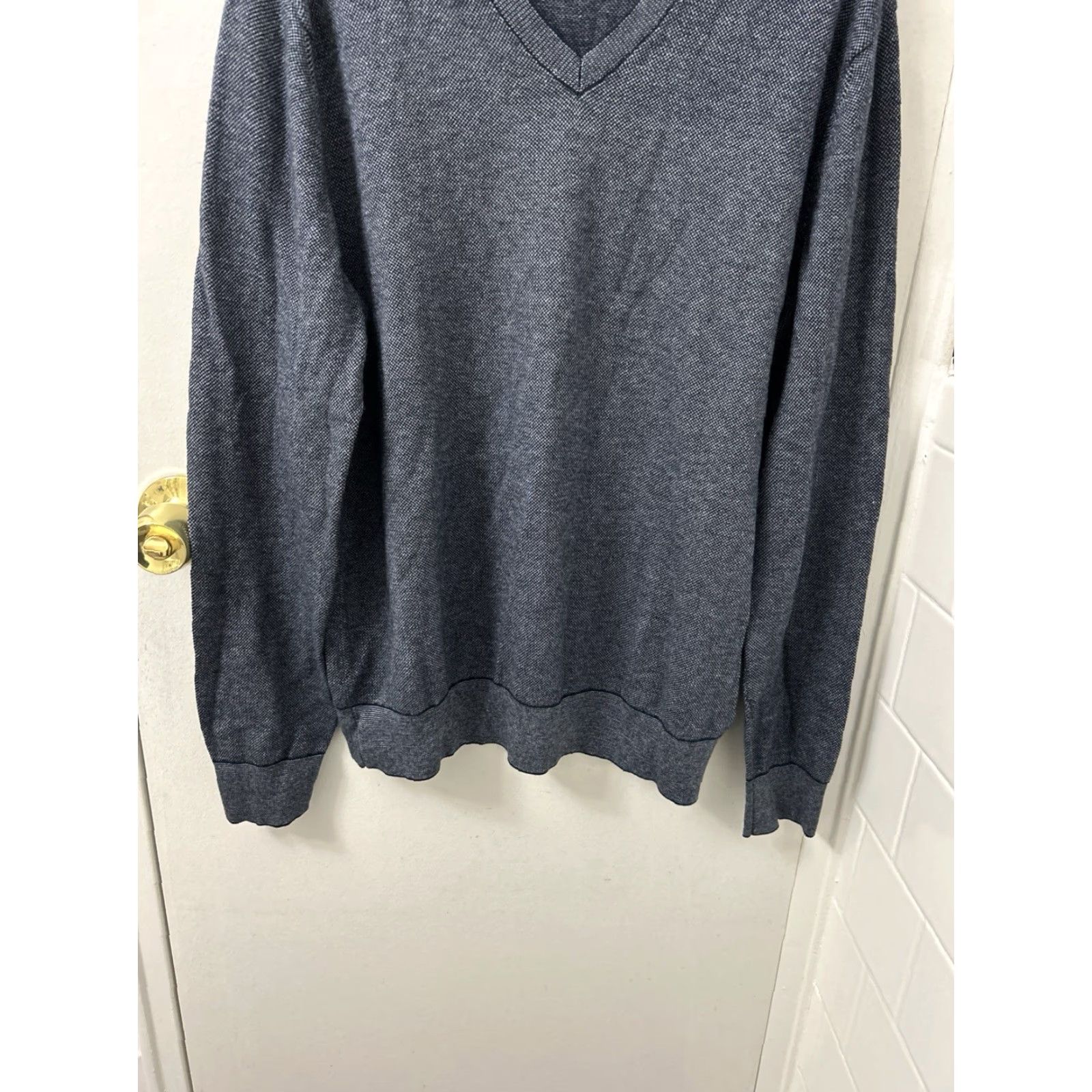 Banana Republic Banana Republic Sweater Mens Medium Blue V-Neck Silk Cotton Cashmere Luxury Blend Pullover Association Designer All Seasons Lightweight Regular Knit Size US M / EU 48-50 / 2 - 3 Thumbnail