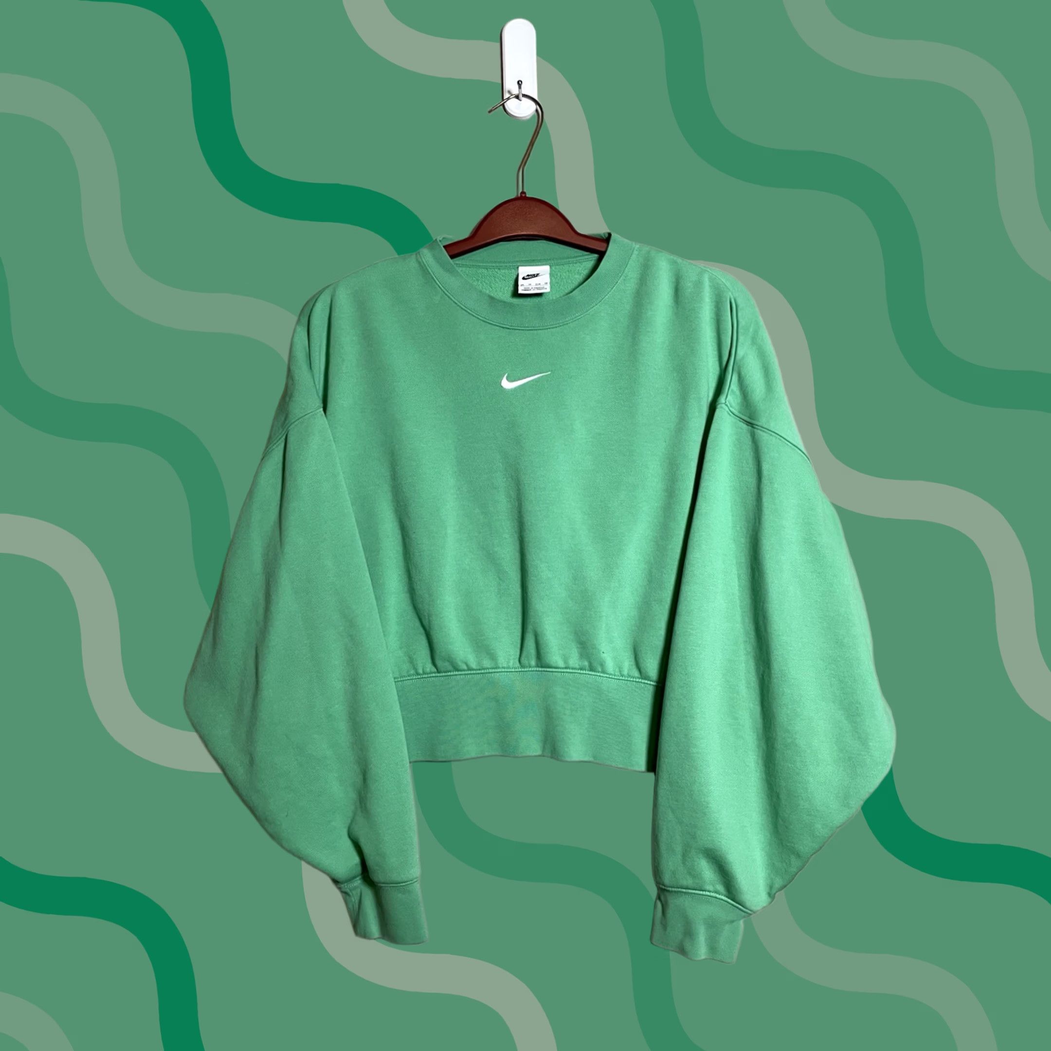 Nike Nike Shirt Womens XS Green Sweatshirt Women Pullover Lounge Wear Causal Everyday A650 Size XS / US 0-2 / IT 36-38 - 1 Thumbnail