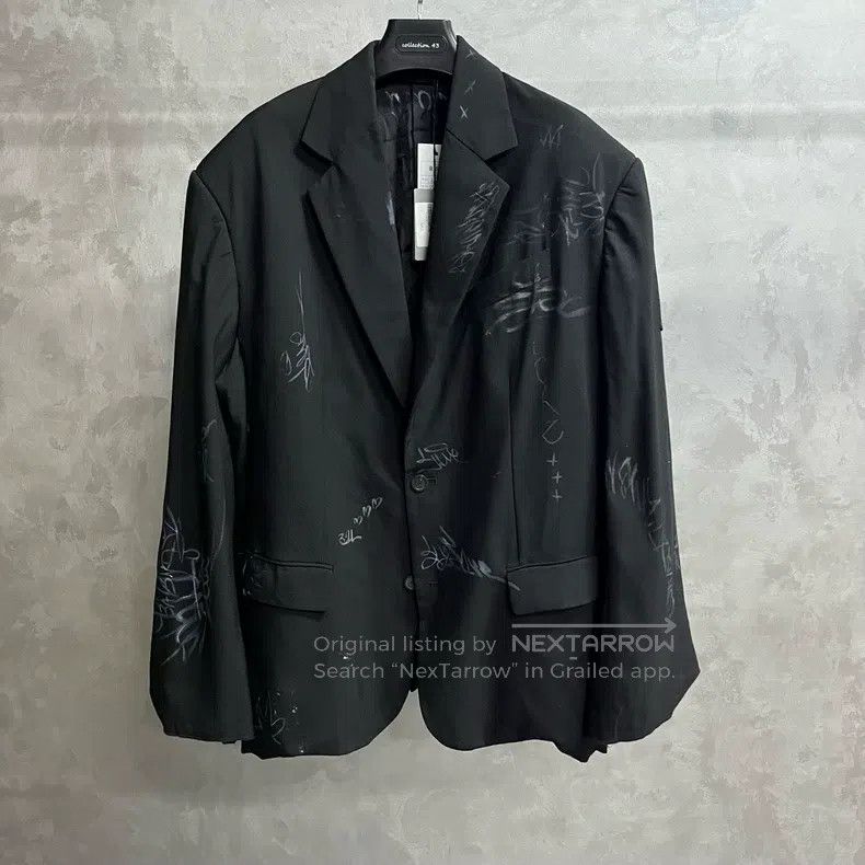 Balenciaga Balenciaga Black graffiti print single row snap button sui Size US M / EU 48-50 / 2 - 1 Thumbnail