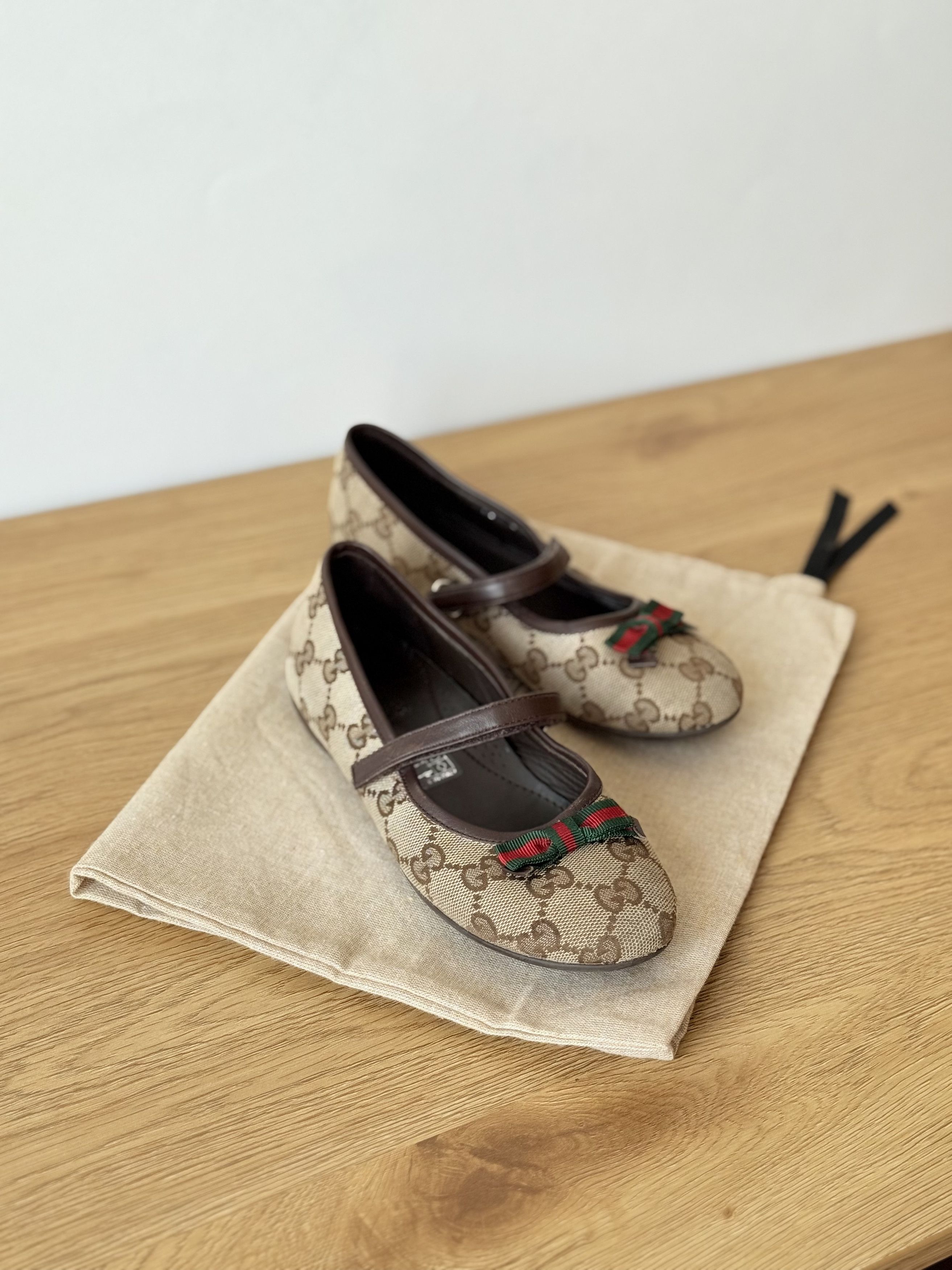 Gucci Authentic Gucci Monogram Ballet Flats EU32 Size US 4 / IT 34 - 5 Thumbnail