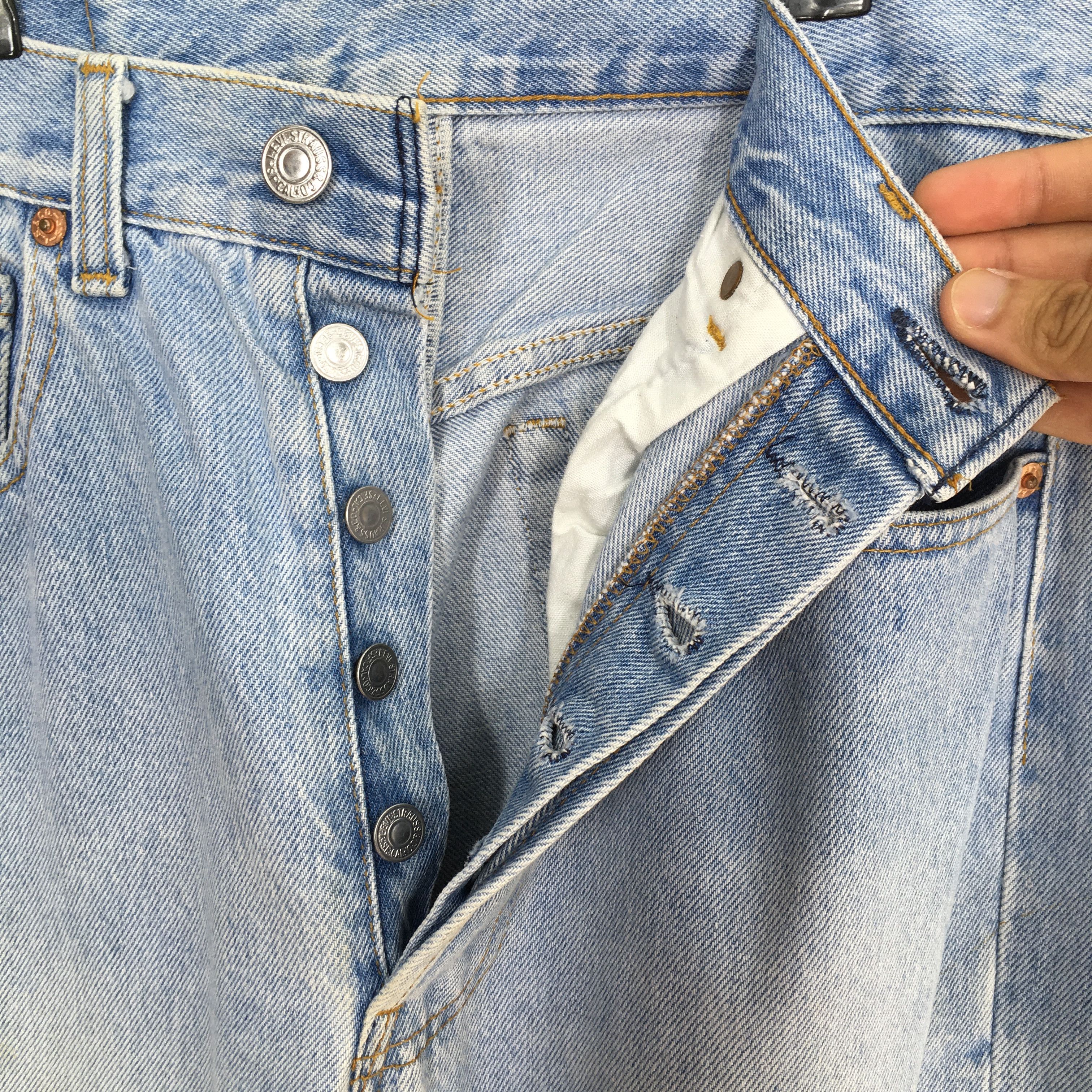 Levi's Size 30x33 Vintage Levi's 90s 501 Light Blue Jeans Size US 30 / EU 46 - 10 Thumbnail