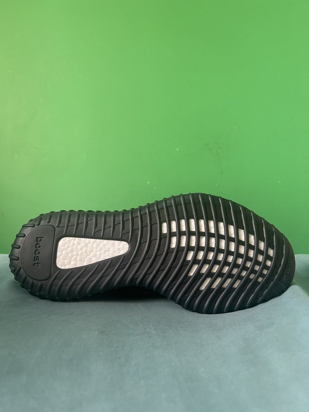 Adidas Adidas Yeezy Boost 350 V2 Carbon Beluga 2023 Size US 11.5 / EU 44-45 - 8 Thumbnail