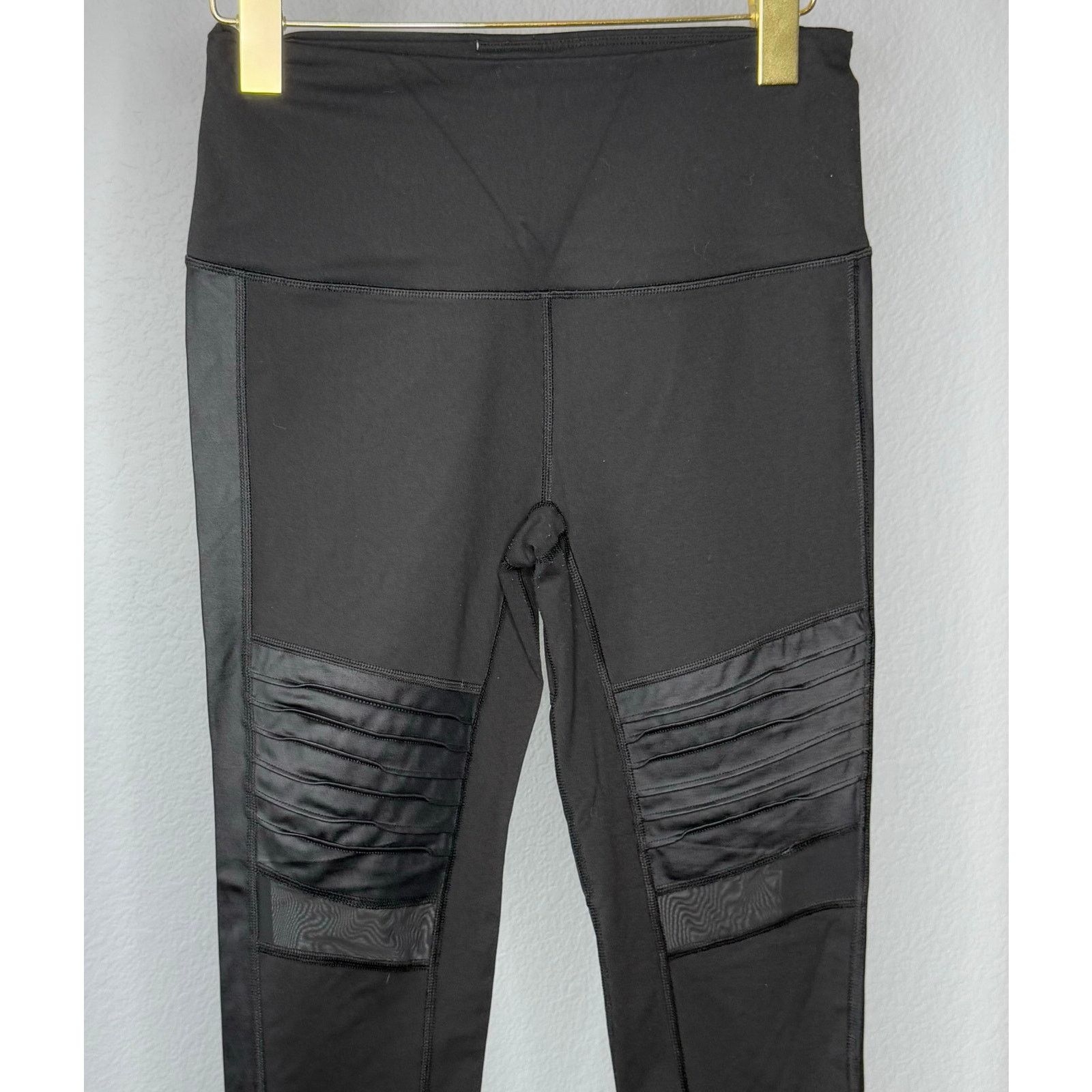 Victoria's Secret Victoria’s Secret Sport Moto Knockout Mesh Leggings Size 27" / US 4 / IT 40 - 2 Thumbnail