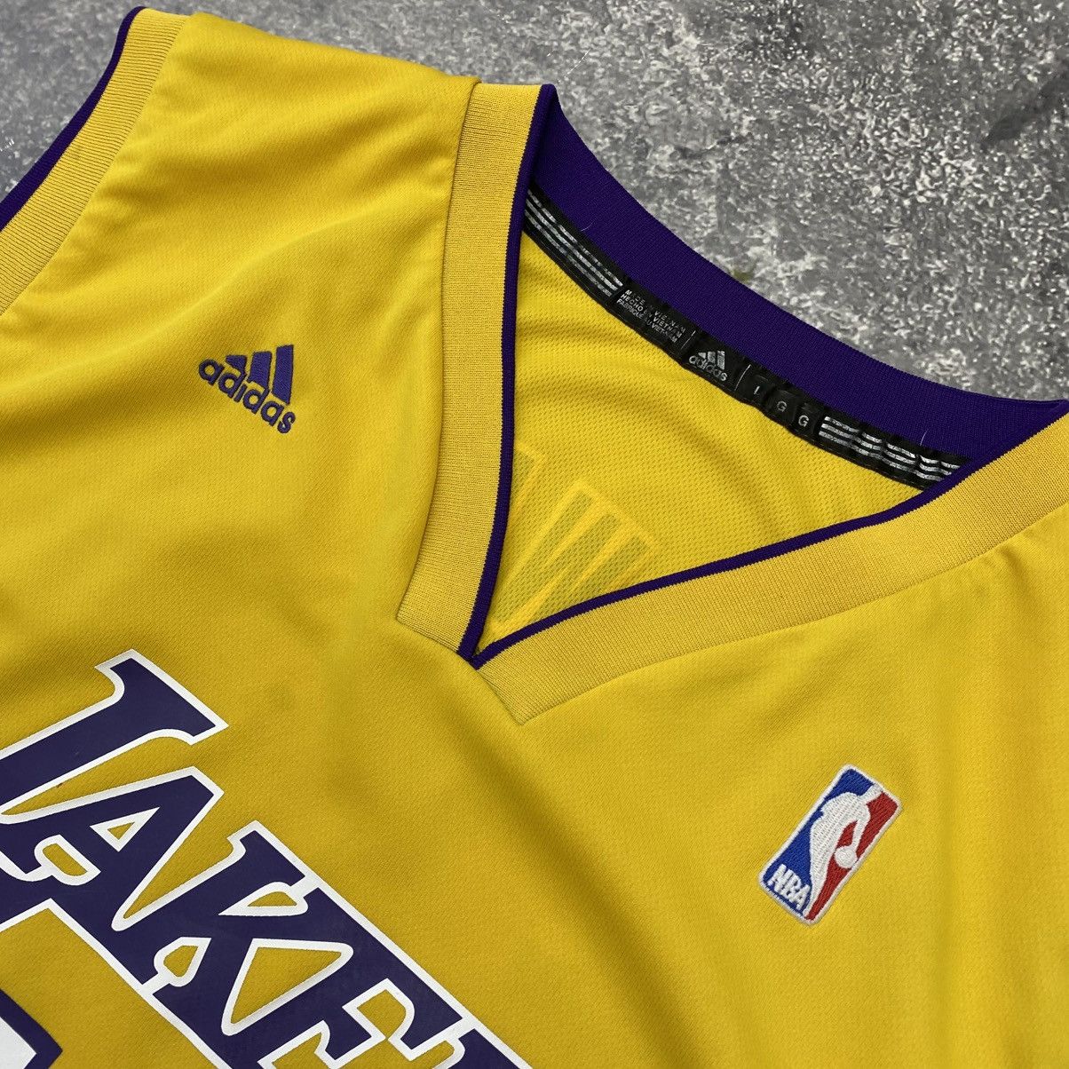 NBA Vintage Adidas NBA Lakers Howard 12 yellow basket jersey Size US L / EU 52-54 / 3 - 5 Thumbnail