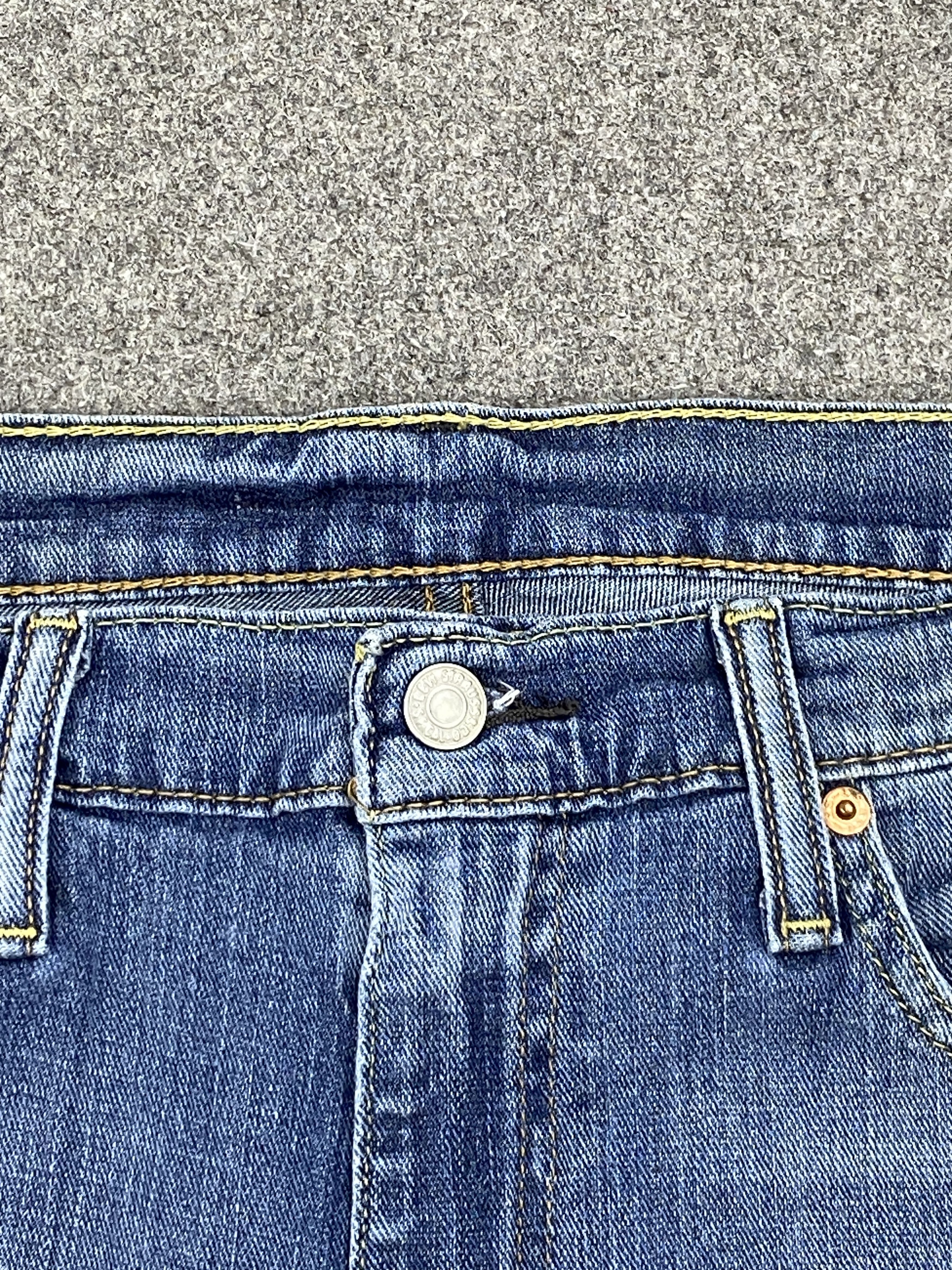Levi's Vintage Levis 514 Jeans DP2617 Size US 35 - 7 Thumbnail