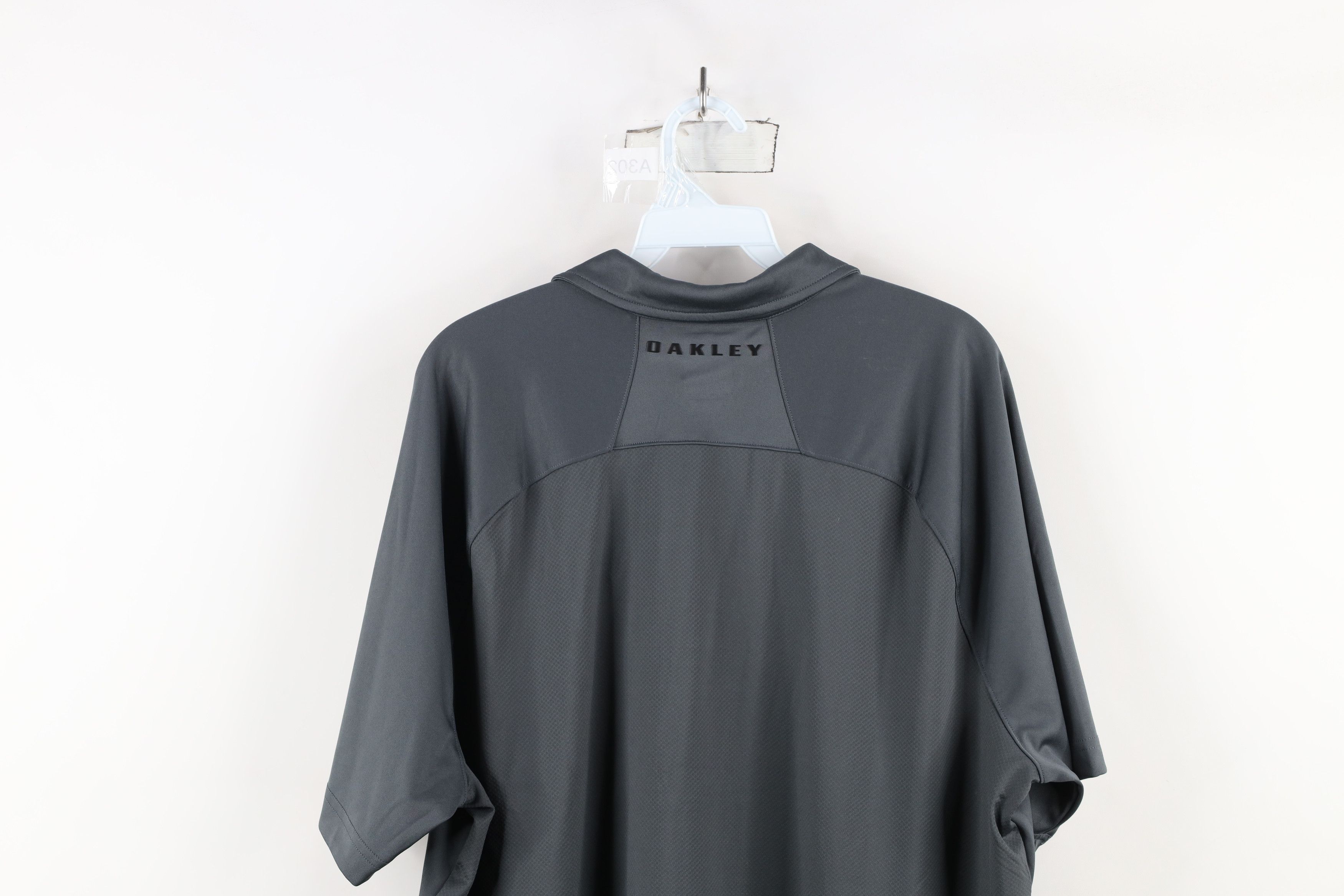 Oakley × Vintage Deadstock Vintage Y2K Oakley Logo Short Sleeve Golf Polo Size US XXL / EU 58 / 5 - 16 Thumbnail