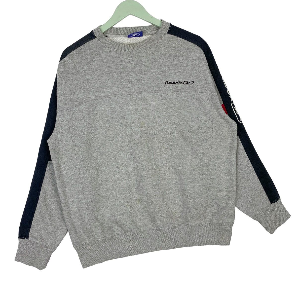 Reebok Vintage Reebok Embroidered Sweatshirt Crewneck Pullover Size US L / EU 52-54 / 3 - 4 Thumbnail
