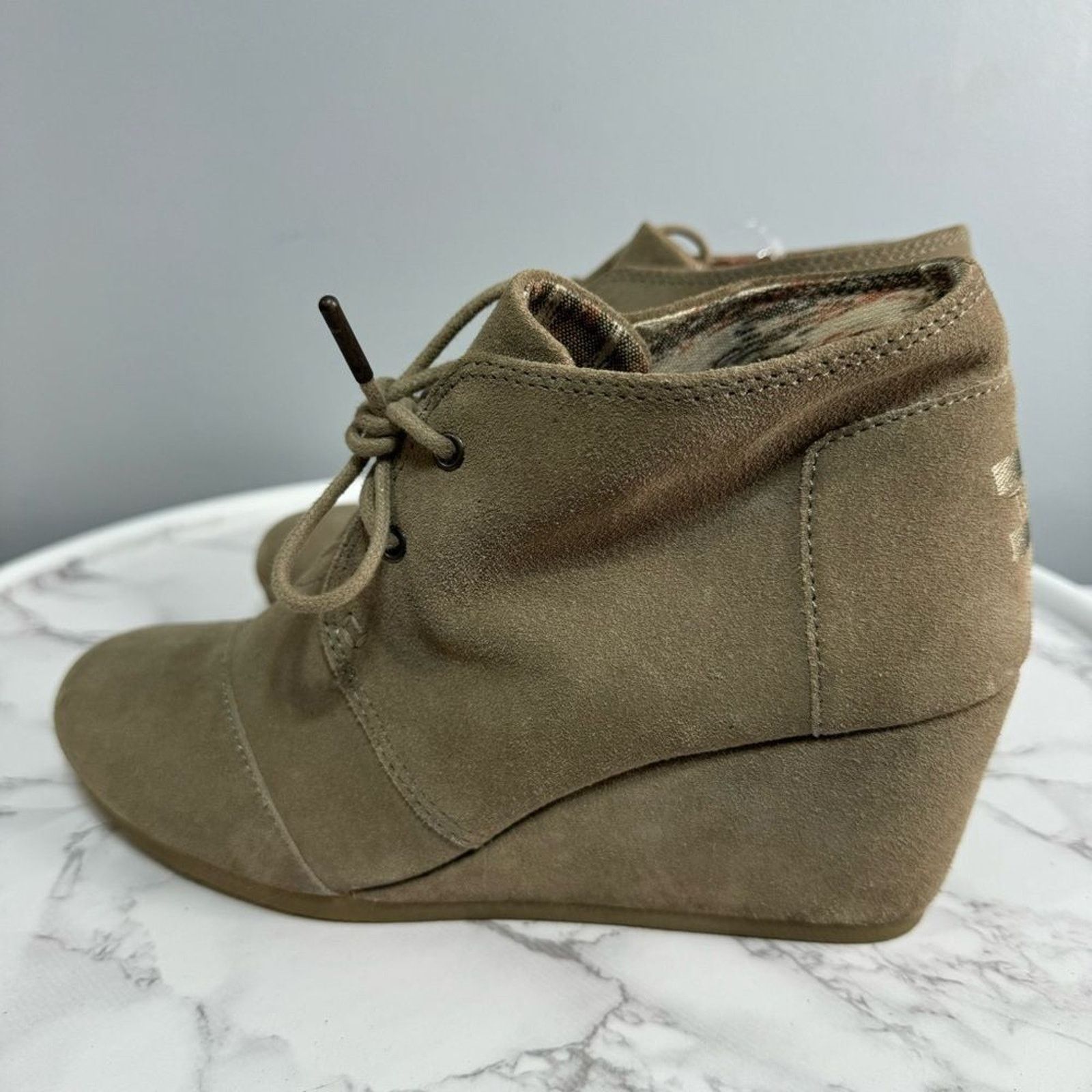 Toms Toms Women’s Wedge Boots sz 8.5 Suede Lace Up # Box H773 Size US 8.5 / IT 38.5 - 1 Thumbnail
