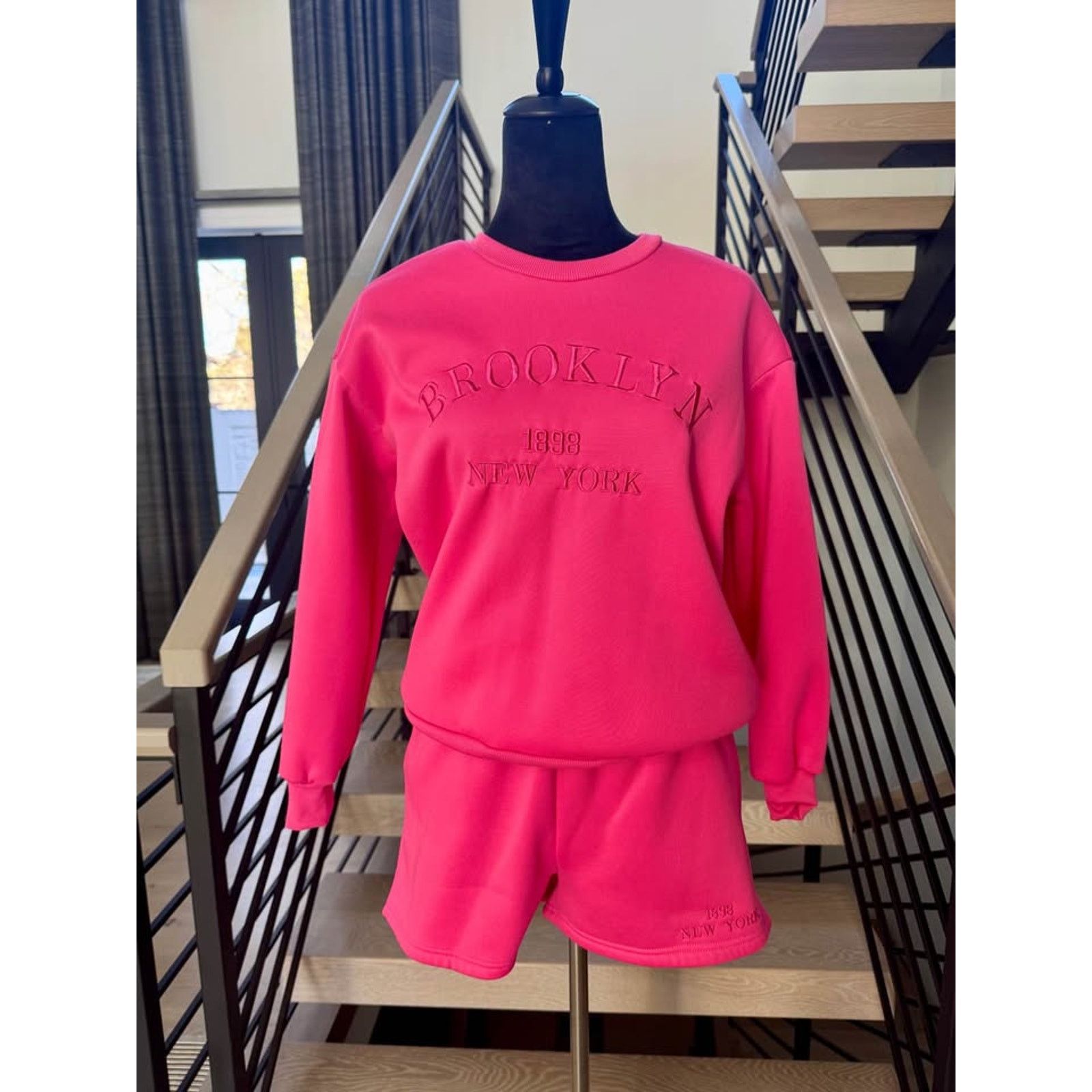 Other New Hot pink matching set includes sweatshirt and shorts Size S / US 4 / IT 40 - 1 Thumbnail