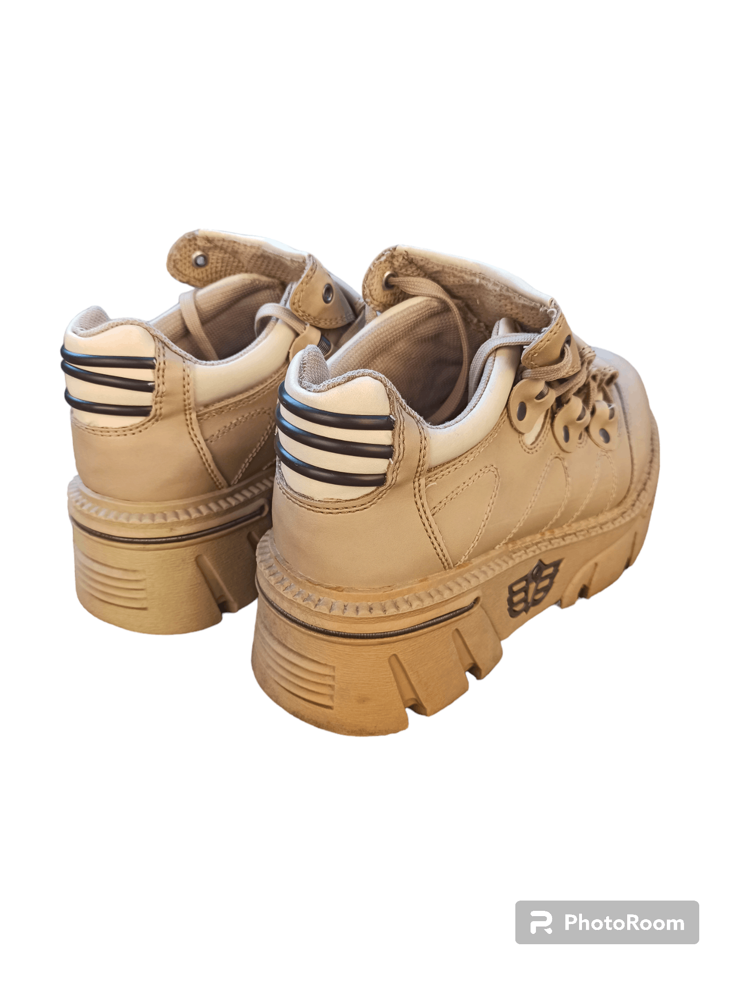 ob1o1e0524 Slippers And Clogs in Beige