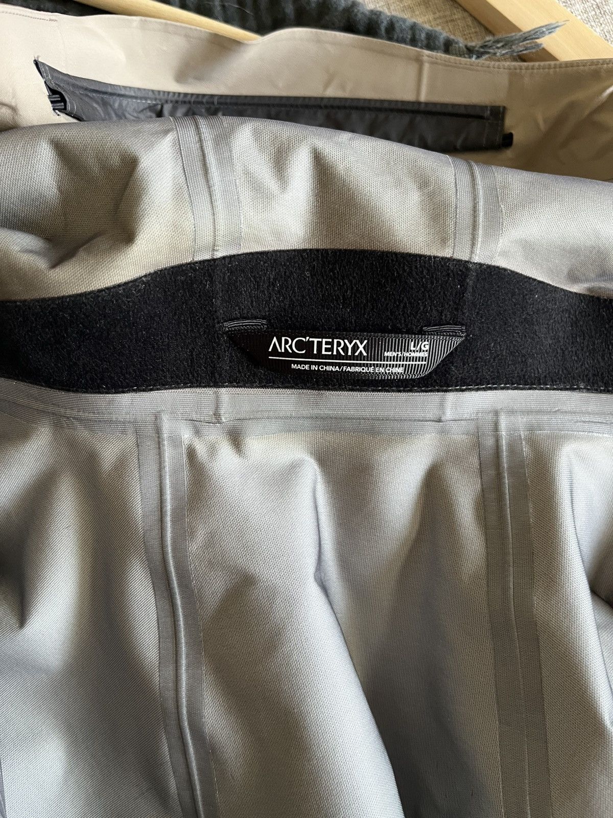 Arc'teryx Arc’teryx Large Men’s Jacket (Gore-Tex) Size US L / EU 52-54 / 3 - 7 Thumbnail