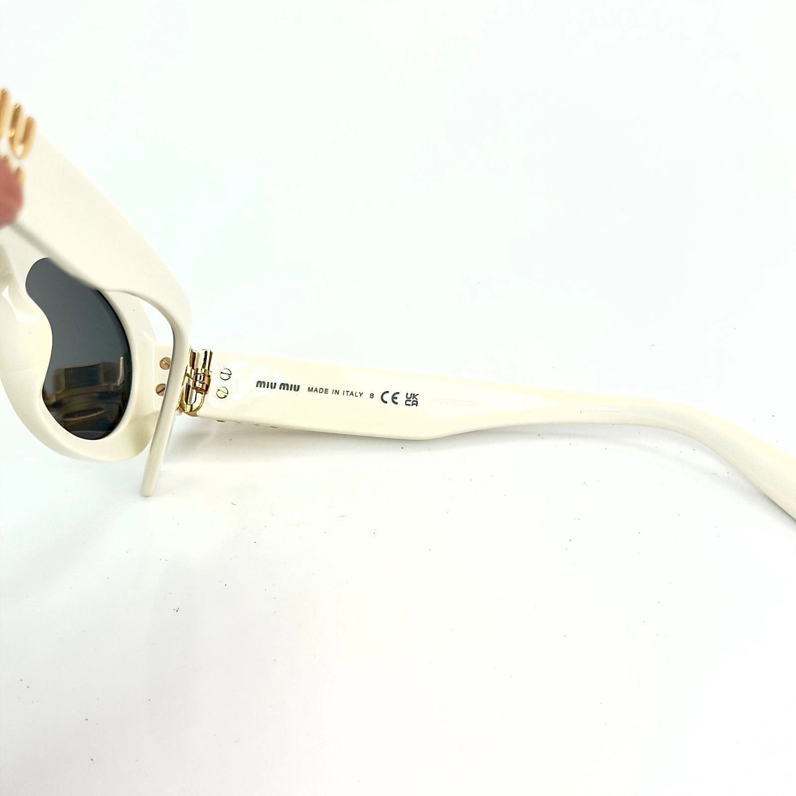 Miu Miu MIU MIU MU06ZS GLIPMSE LOGO 06Z White Logo Oval Luxury Size ONE SIZE - 7 Thumbnail