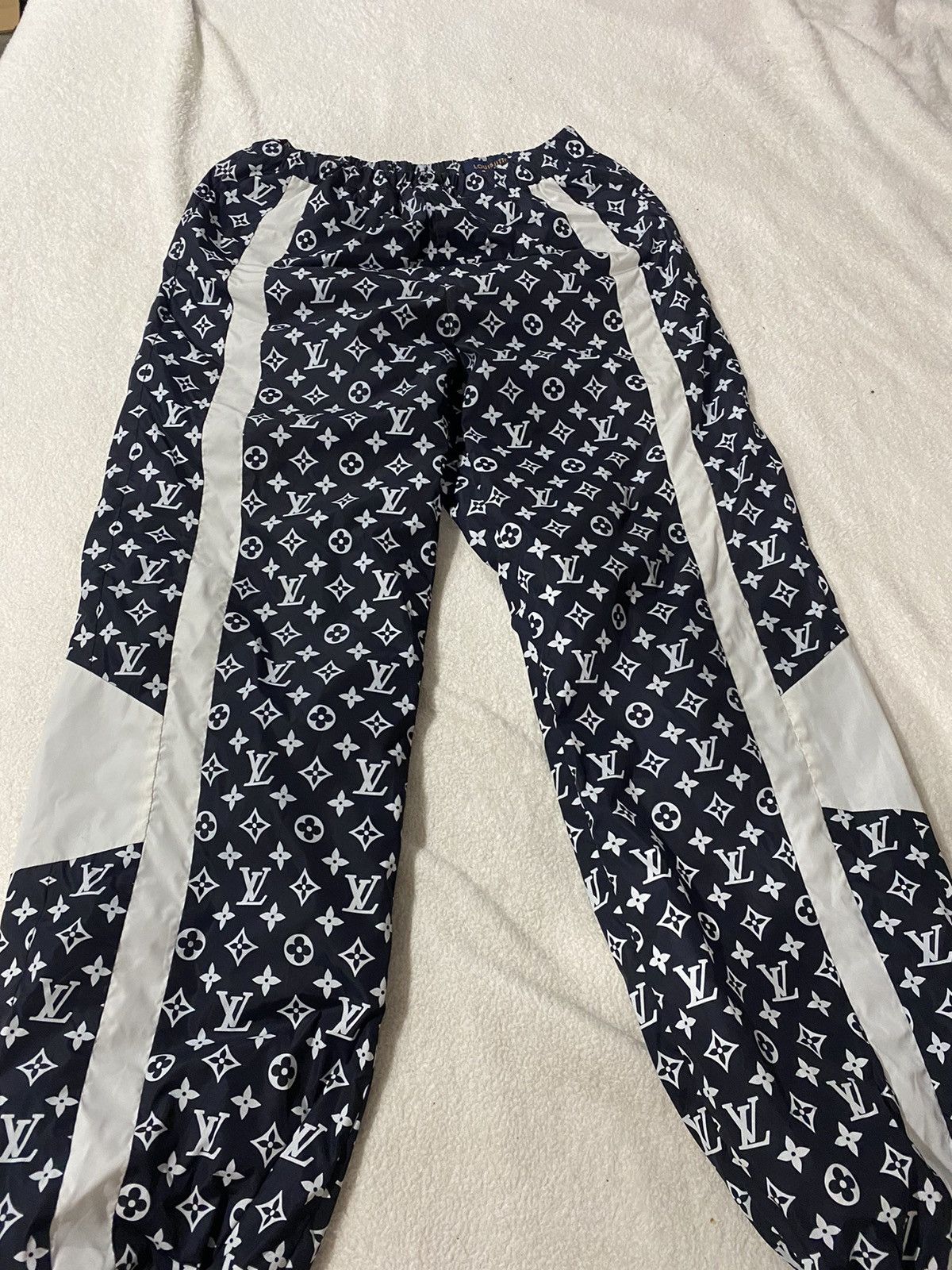 Louis Vuitton Louis Vuitton Monogram Printed Technical Track Pants Size US 36 / EU 52 - 2 Thumbnail