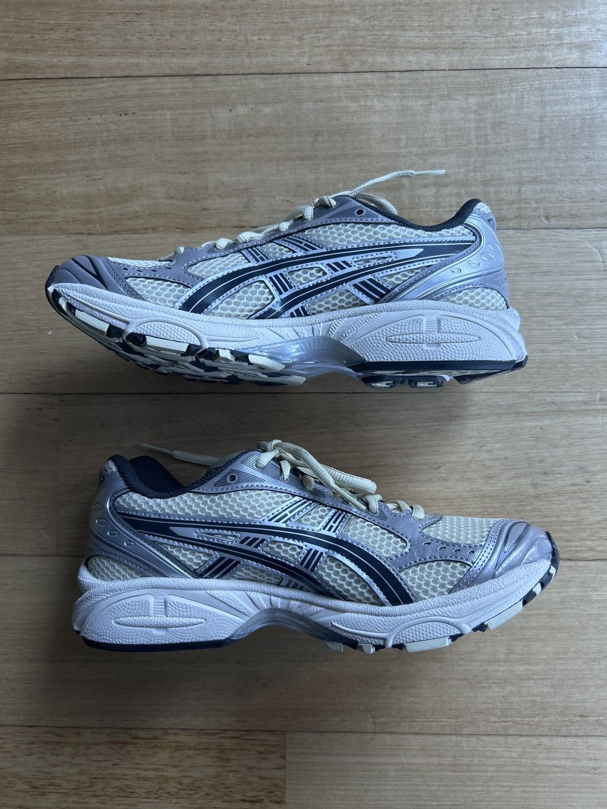 Asics Gel Kayano 14 in Oyster White/Steeple Gray Size US 6.5 / EU 39-40 - 2 Thumbnail