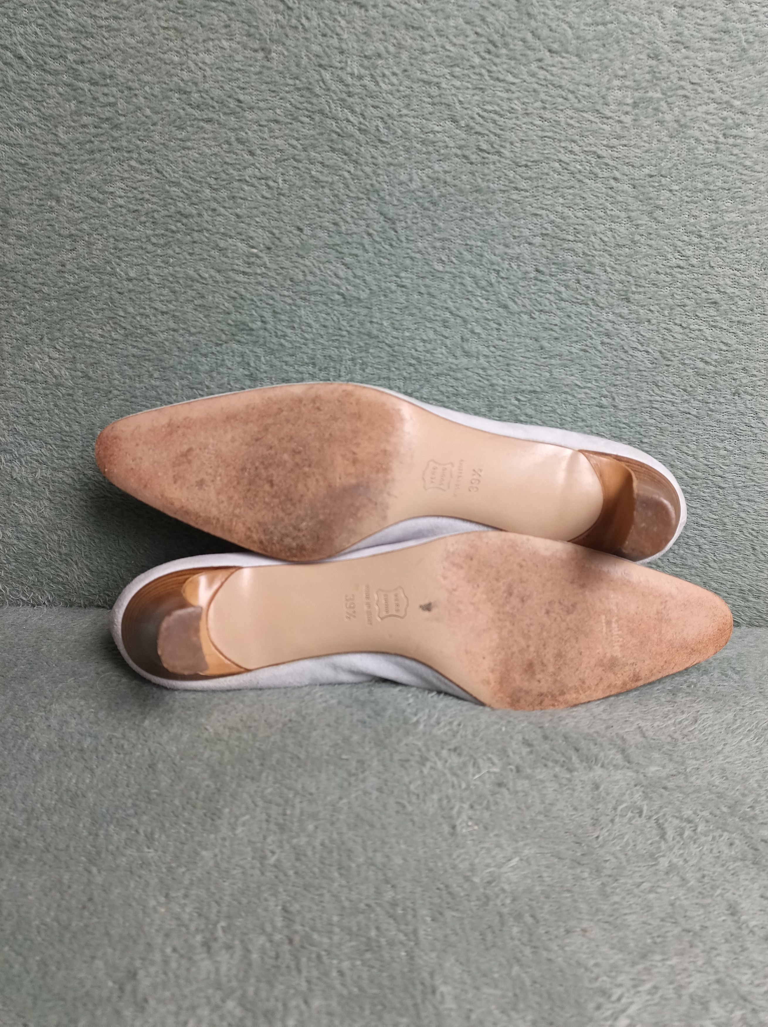 Moschino Moschino Suede Leather Grey Logo Heart Heel Pumps EU 39.5 Size US 9.5 / IT 39.5 - 13 Thumbnail