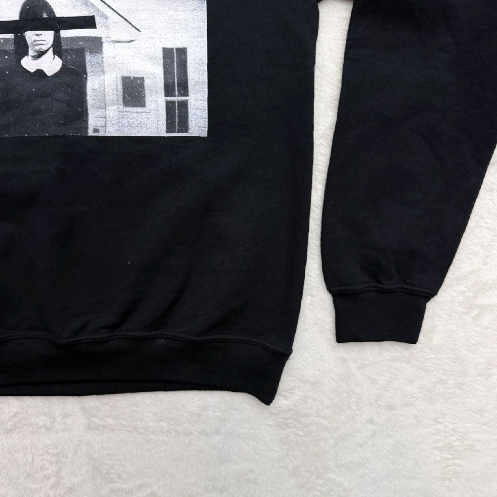 Gildan Myka Relocate Sweatshirt Mens Small Black Gildan Heavy Blend Fleece Graphic Print Music Rock Pullover Size US S / EU 44-46 / 1 - 5 Thumbnail
