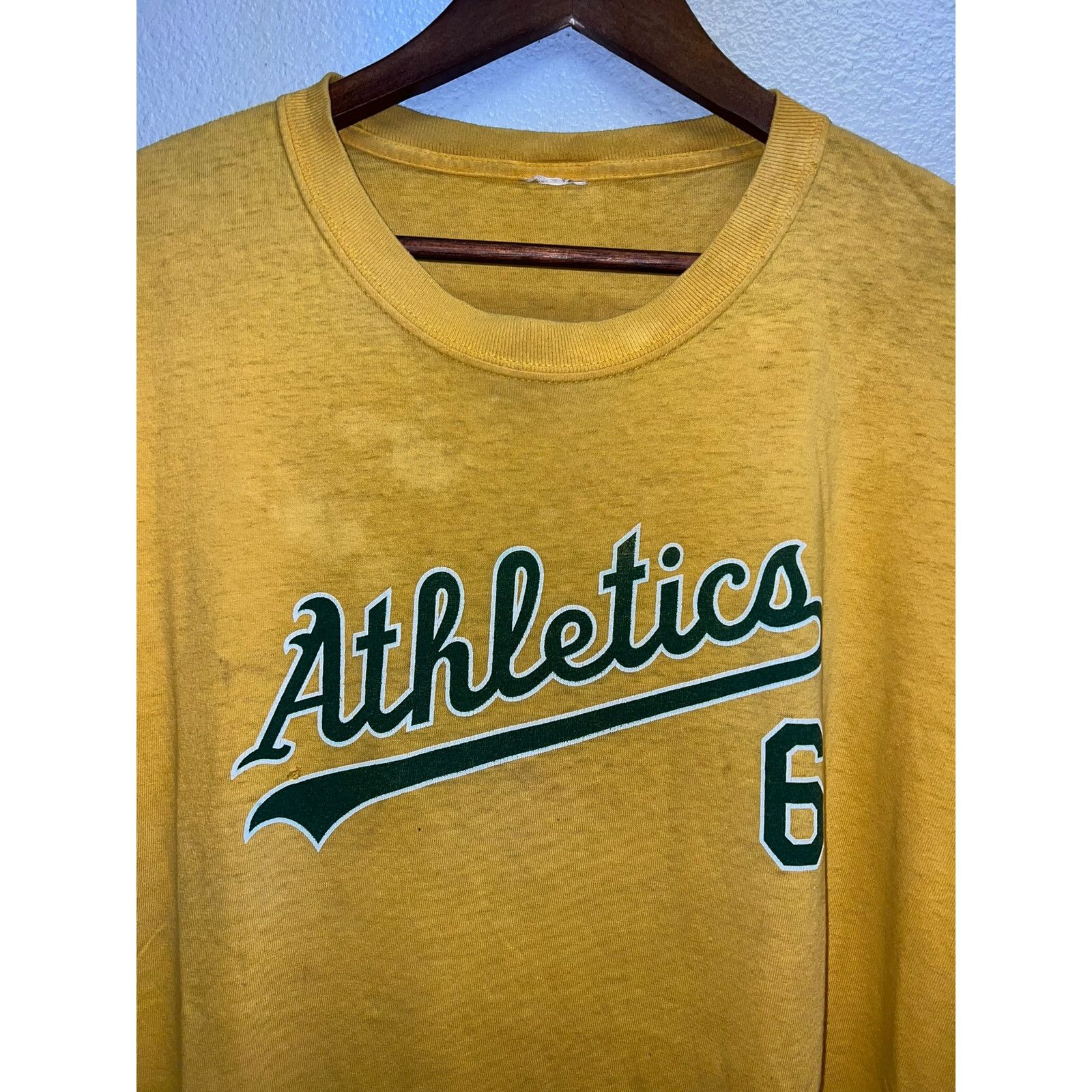 MLB Vintage Oakland Athletics Shirt Travis Buck Player #6 Tee XL Size US XL / EU 56 / 4 - 2 Thumbnail