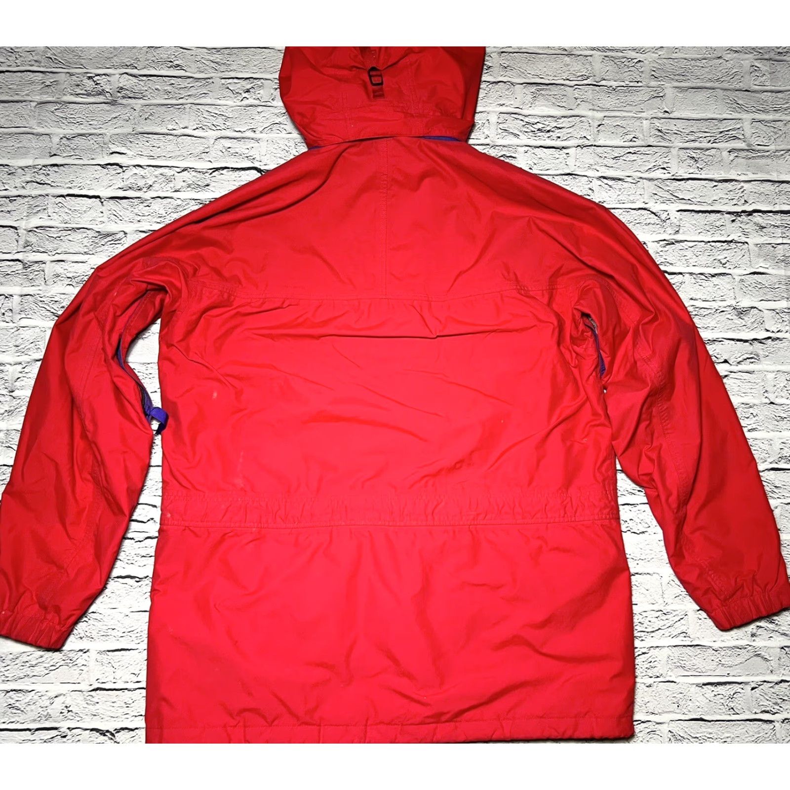 Patagonia Patagonia Jacket Windbreaker Red Full Zip M Men Message: Removable Hood at 30.5” Length Size US M / EU 48-50 / 2 - 6 Thumbnail
