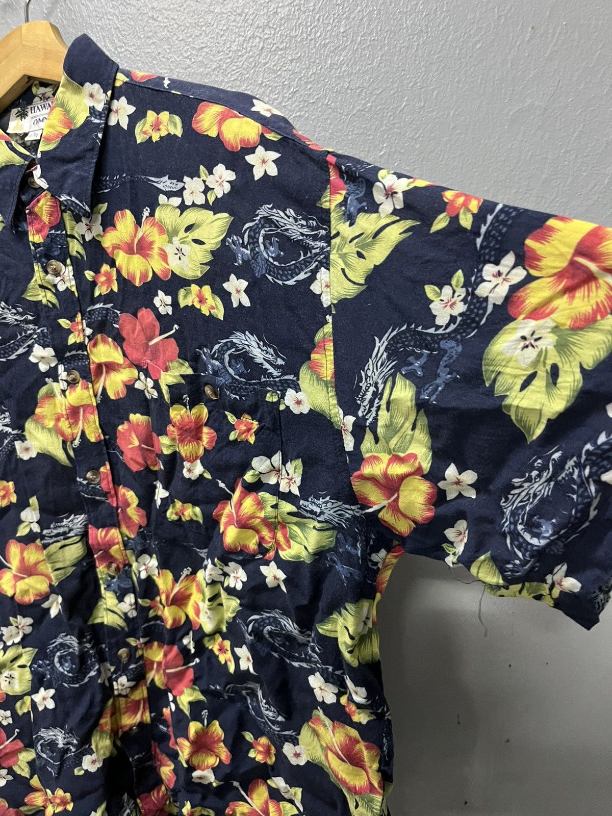 Vintage Hawaiian Shirt Floral and Dragon Print Size US L / EU 52-54 / 3 - 5 Thumbnail
